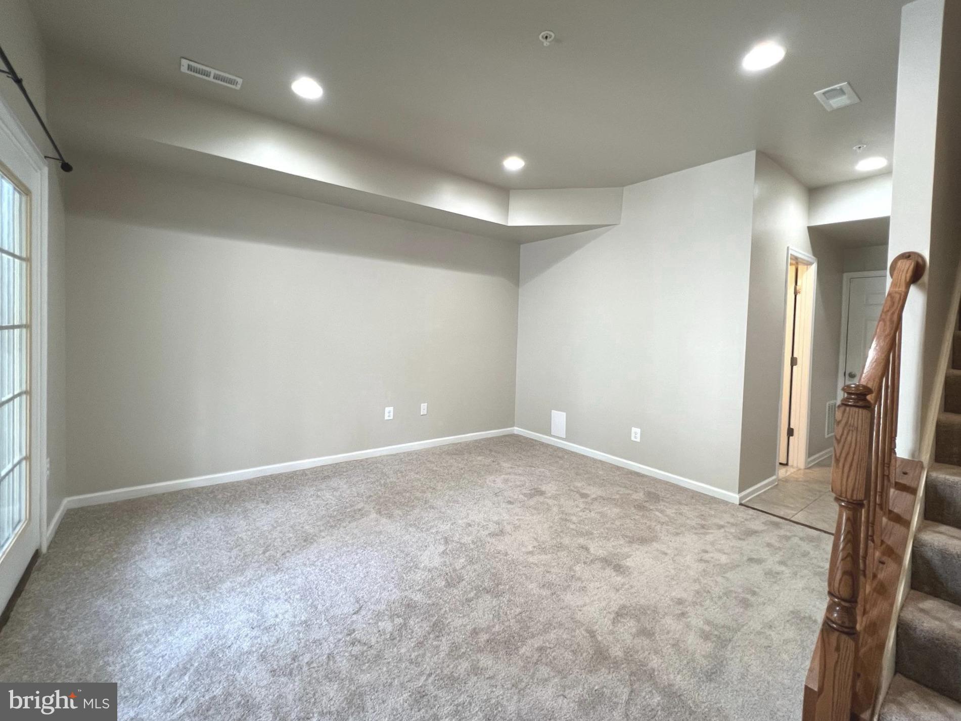 SEVERN HOLLOW - Residential Lease