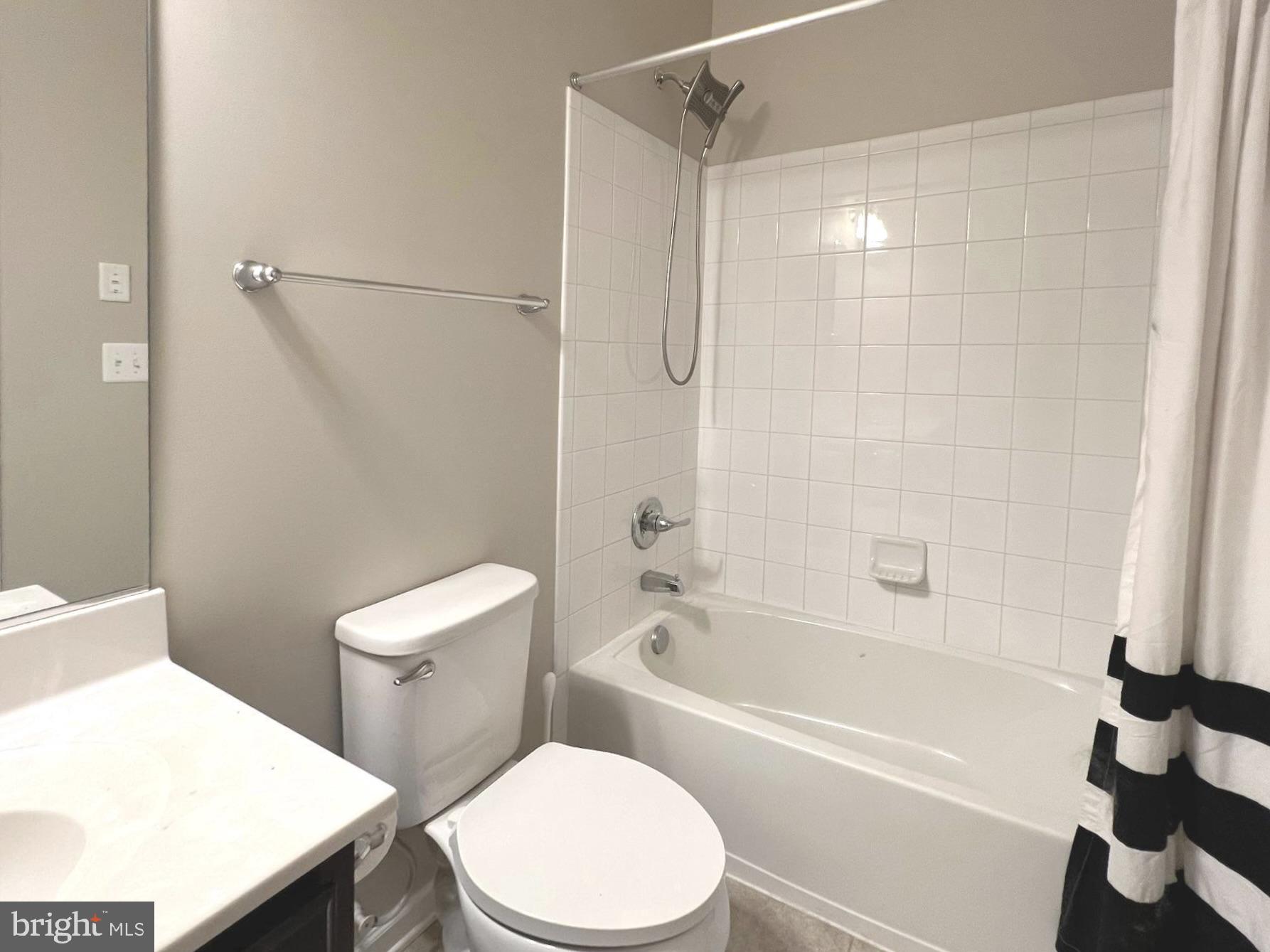 SEVERN HOLLOW - Residential Lease