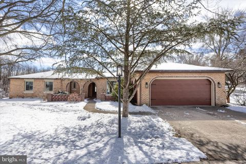 4265 BEAUFORT HUNT DRIVE HARRISBURG PA 17110