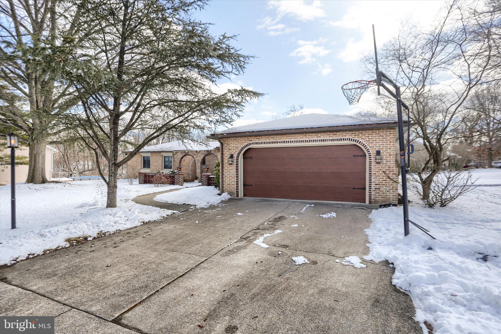 4265 BEAUFORT HUNT DRIVE