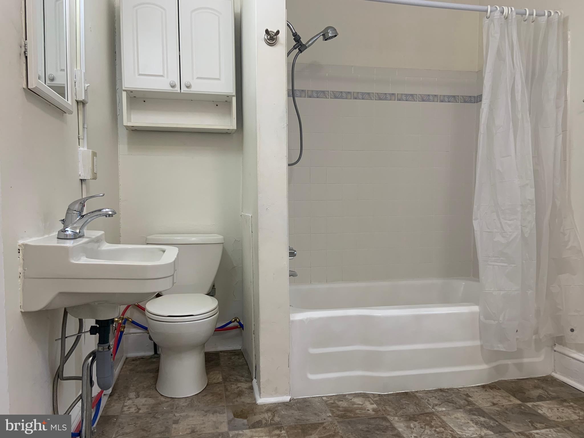 000 - Residential Lease