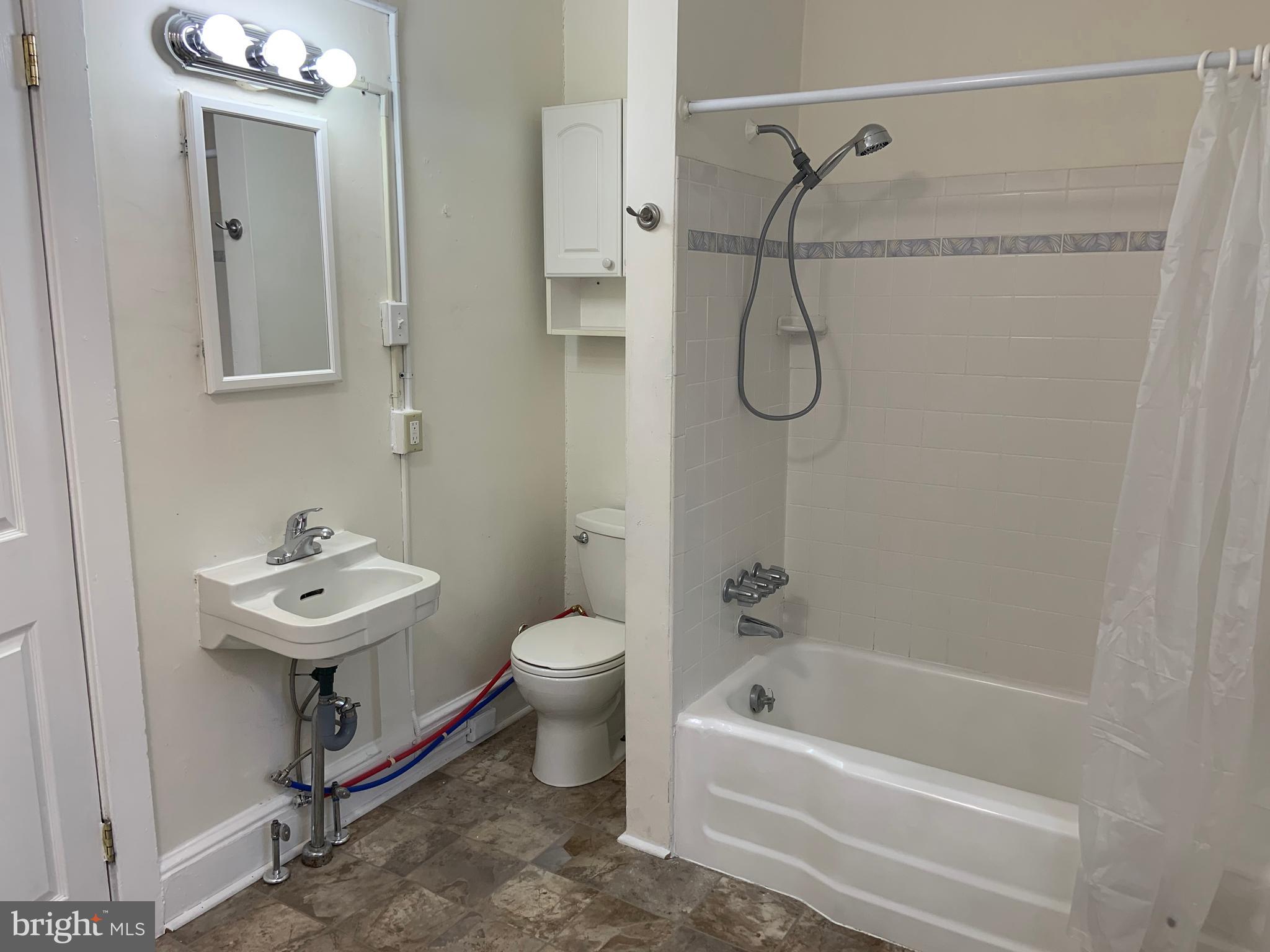 000 - Residential Lease