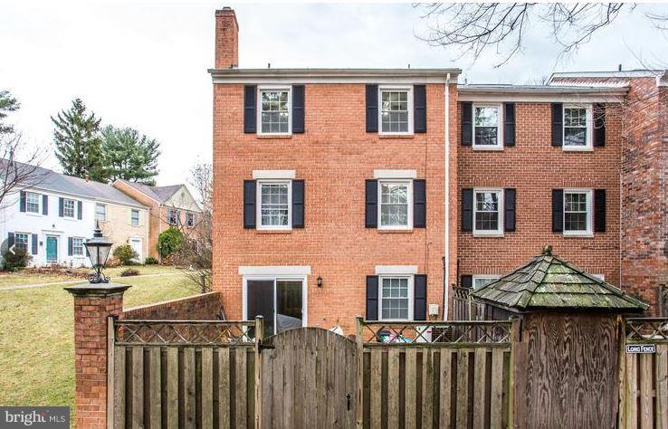 DIAMOND FARMS - Residential