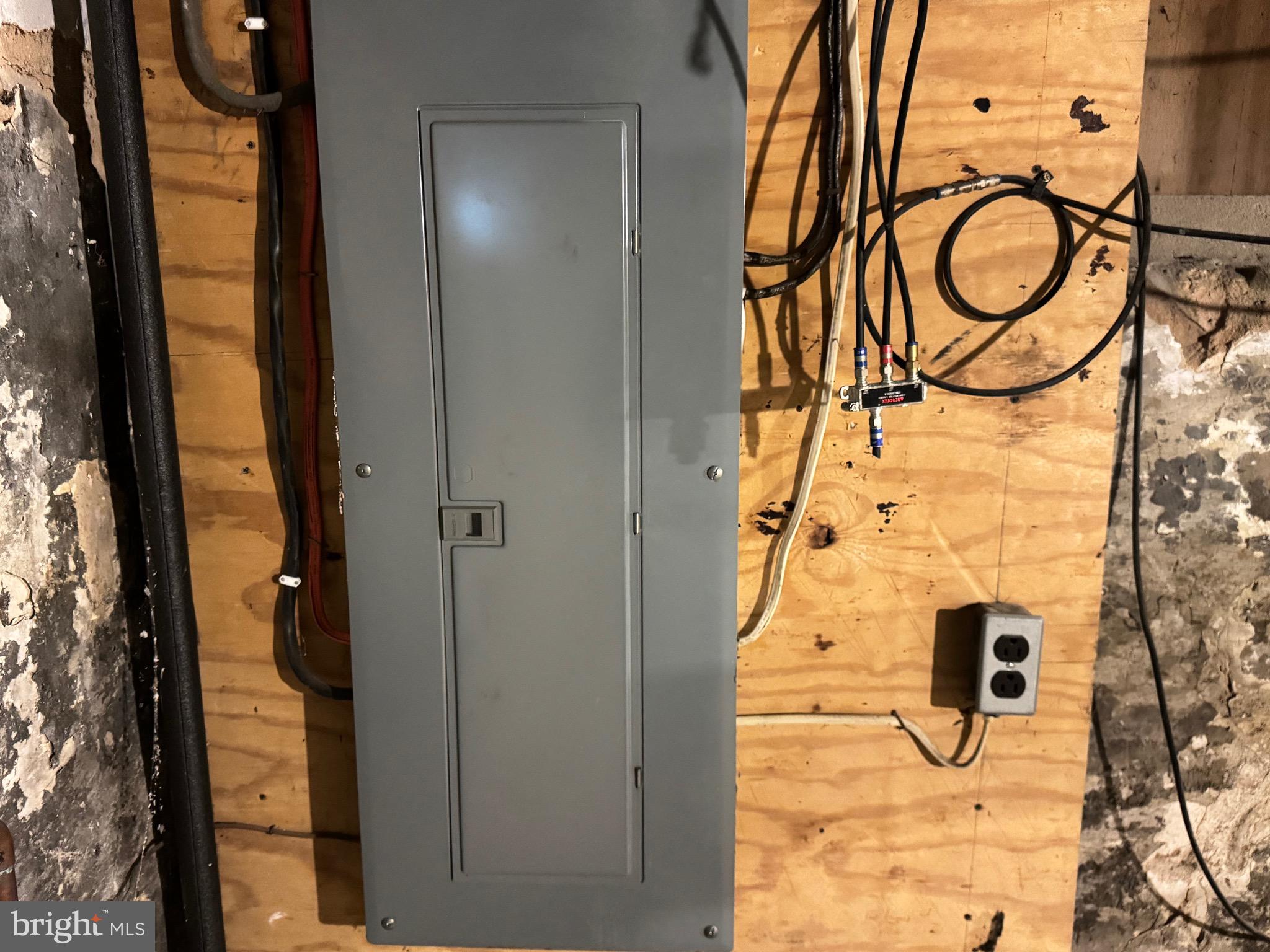 HOWARD - Residential