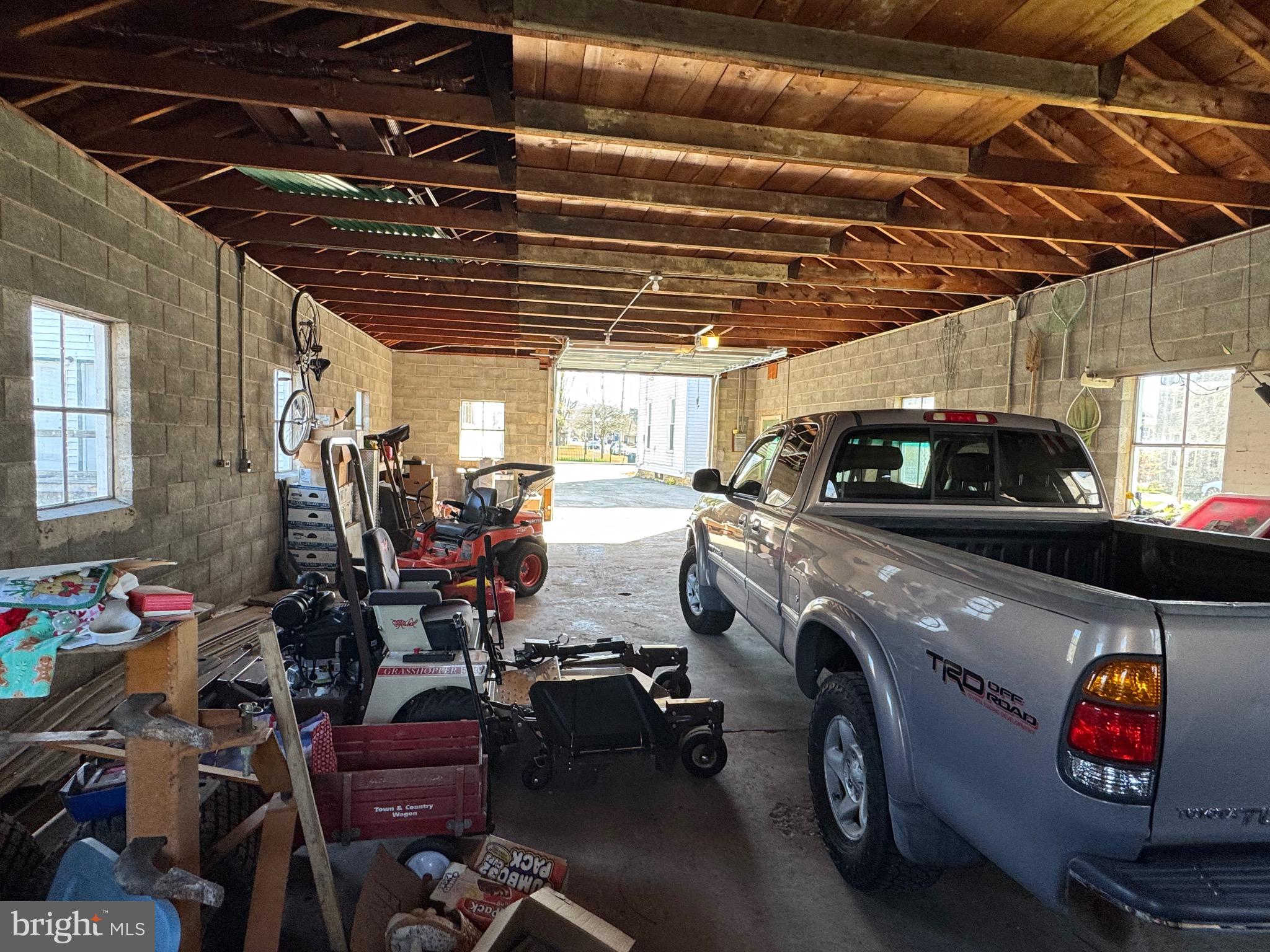 HOWARD - Residential