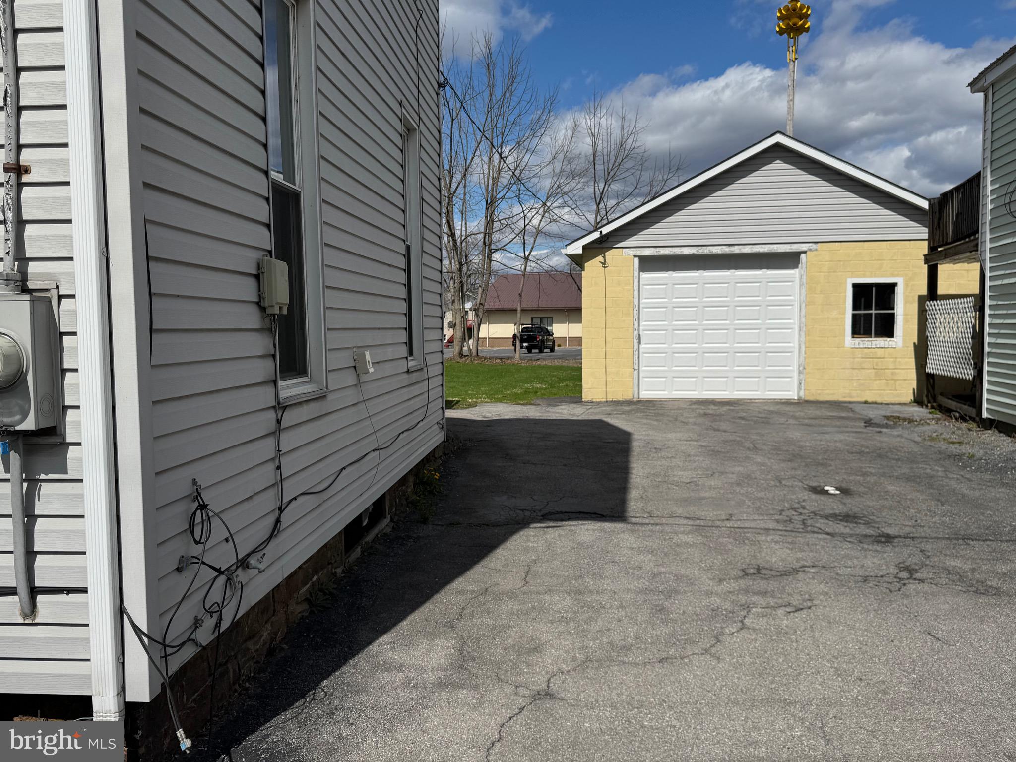 HOWARD - Residential