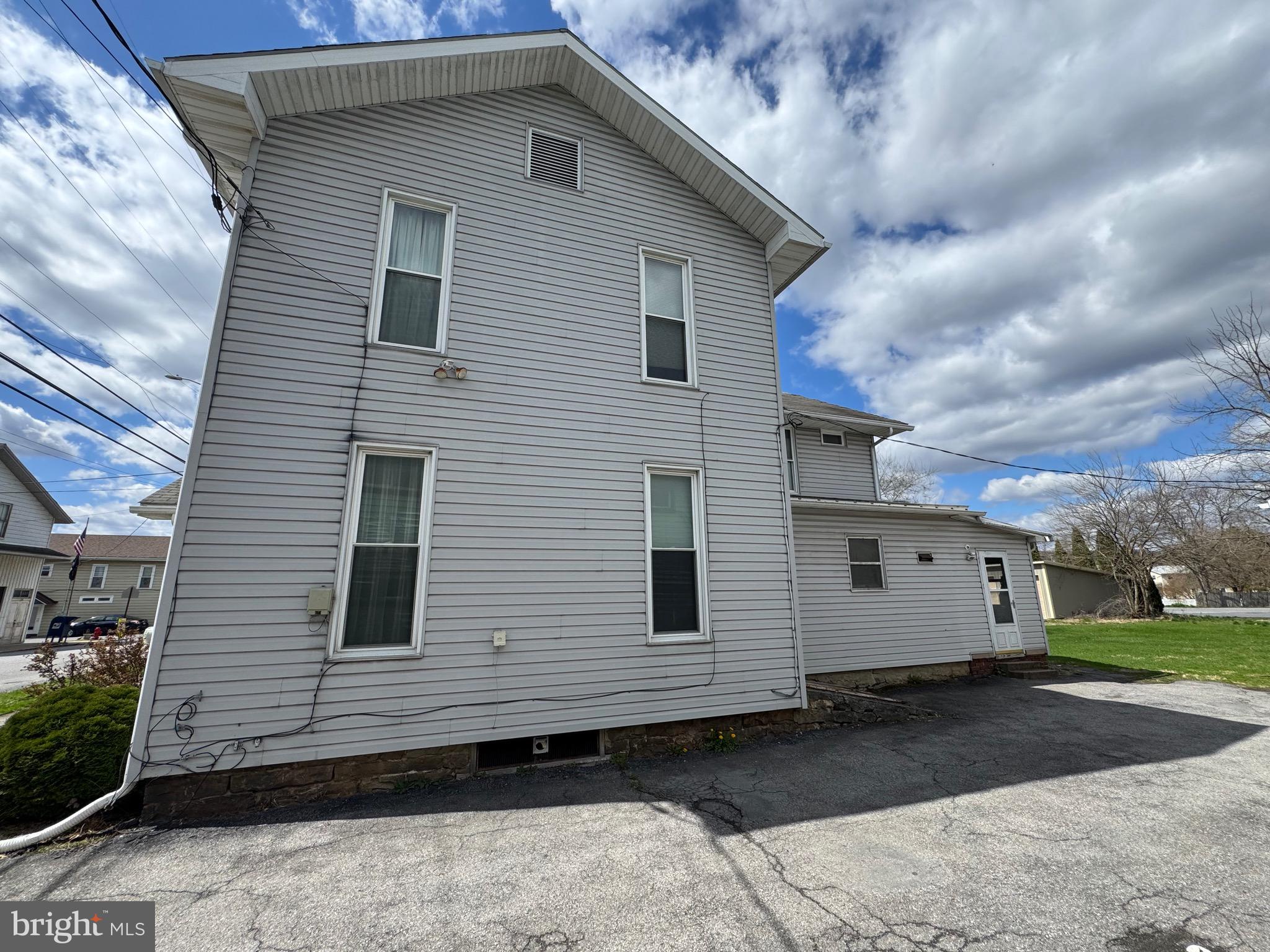 HOWARD - Residential