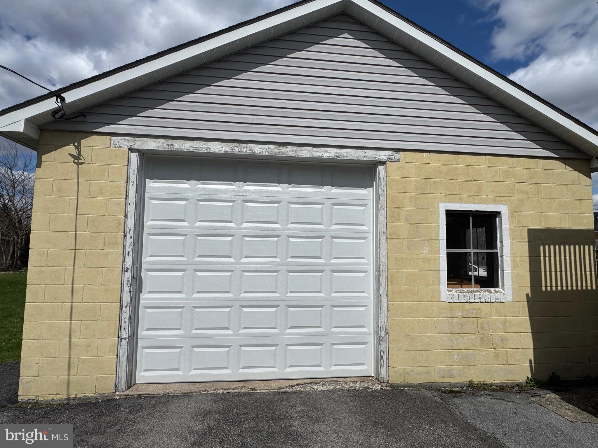 HOWARD - Residential