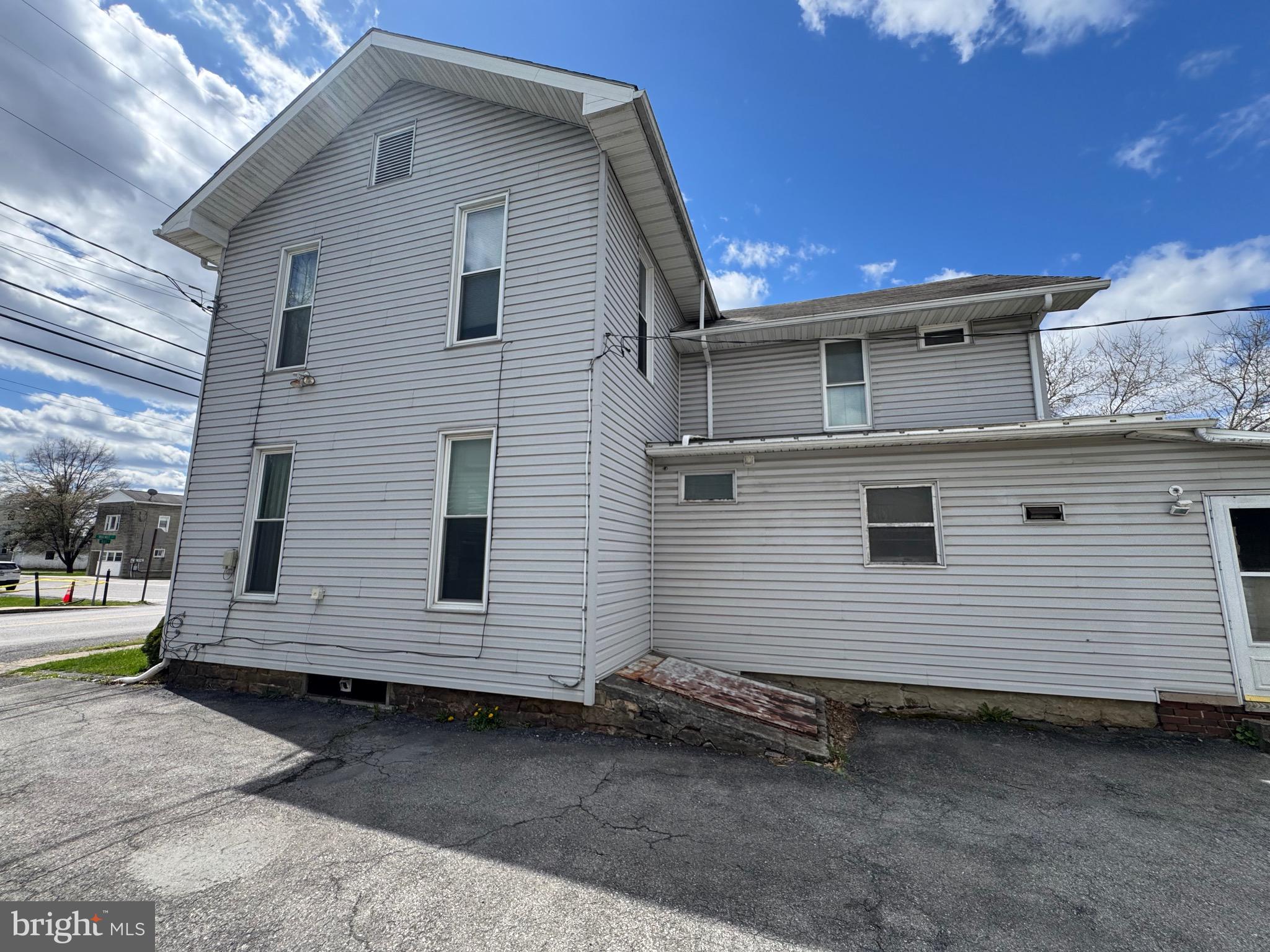 HOWARD - Residential