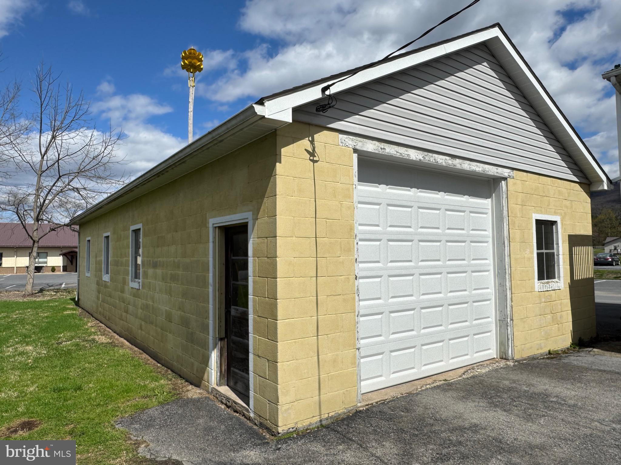 HOWARD - Residential