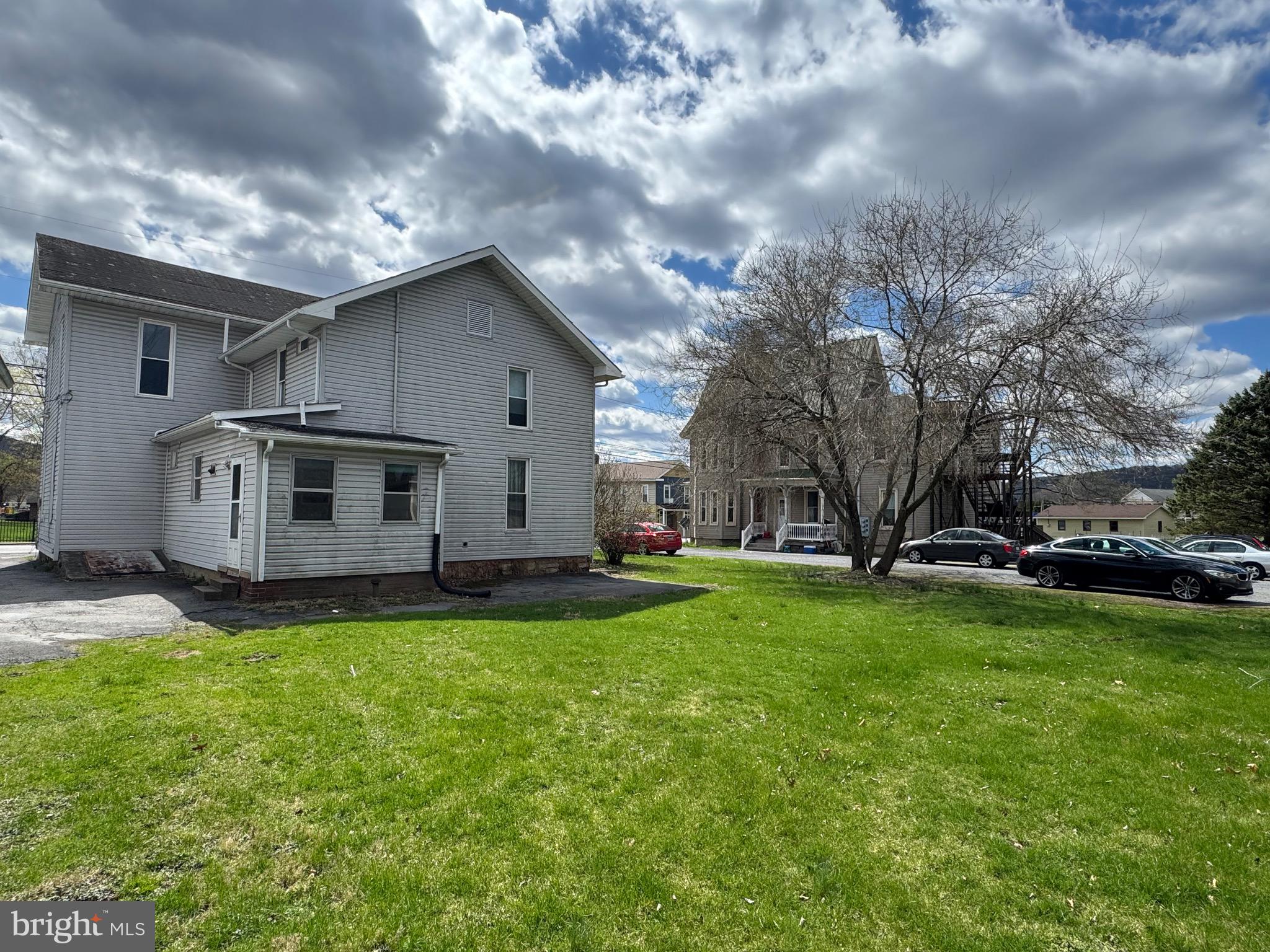 HOWARD - Residential