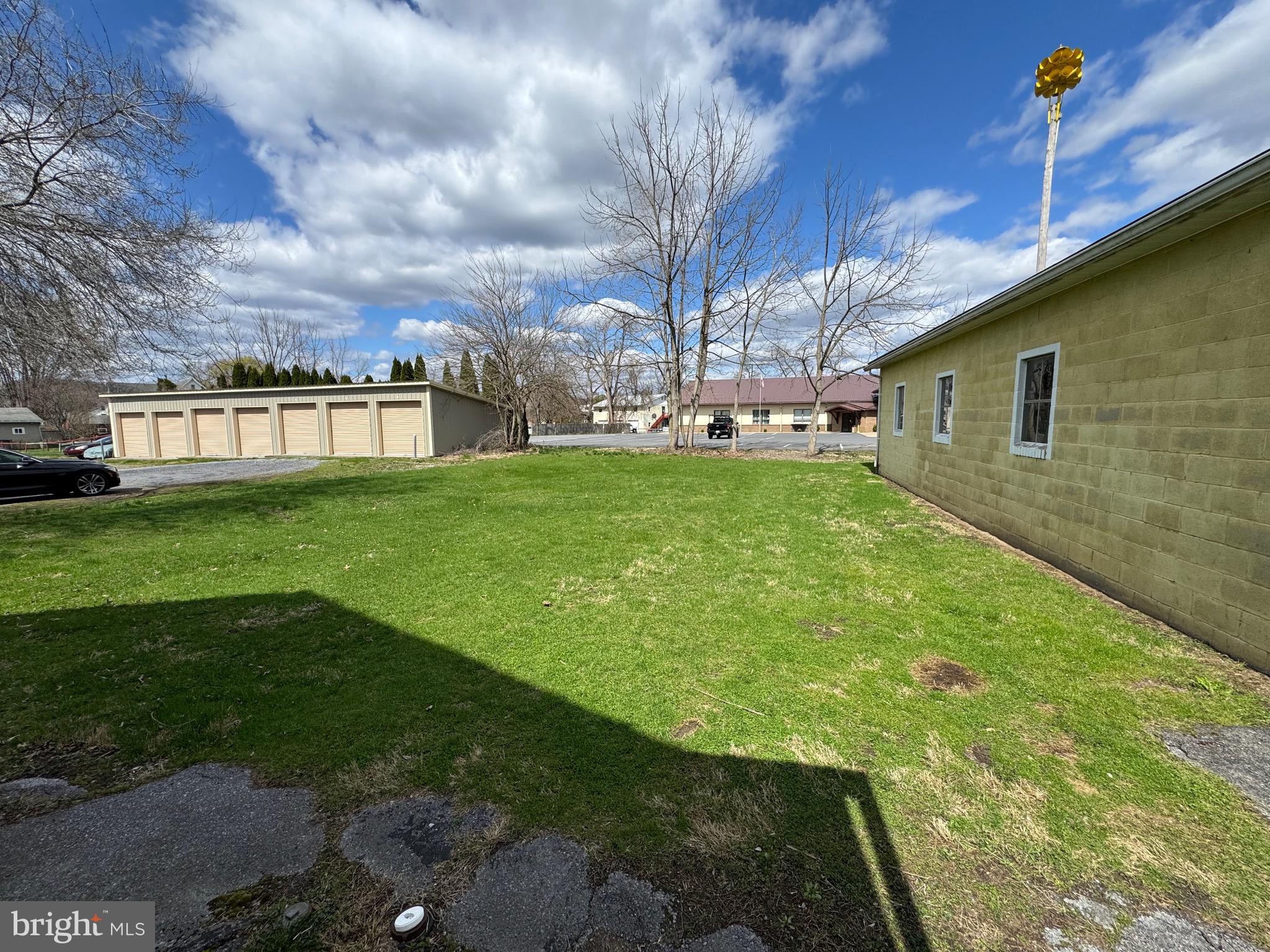 HOWARD - Residential