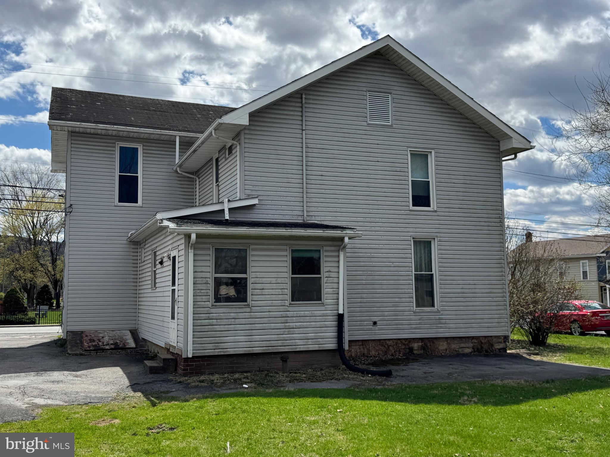 HOWARD - Residential