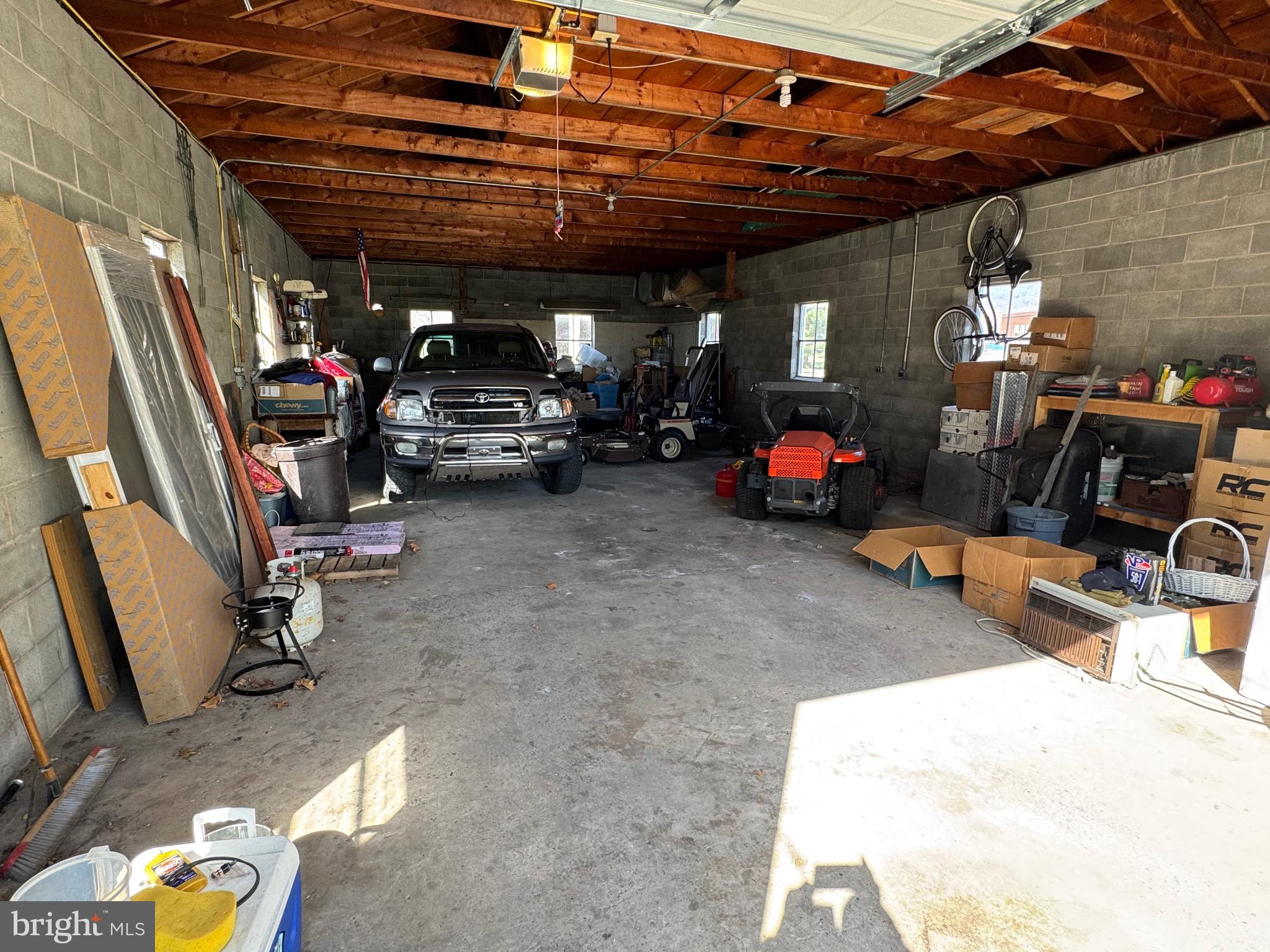 HOWARD - Residential