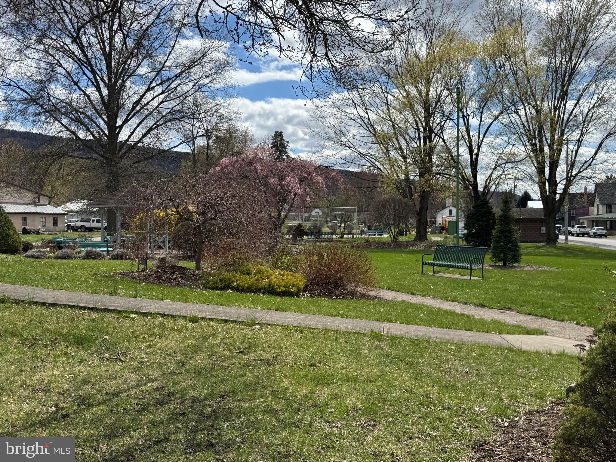 HOWARD - Residential