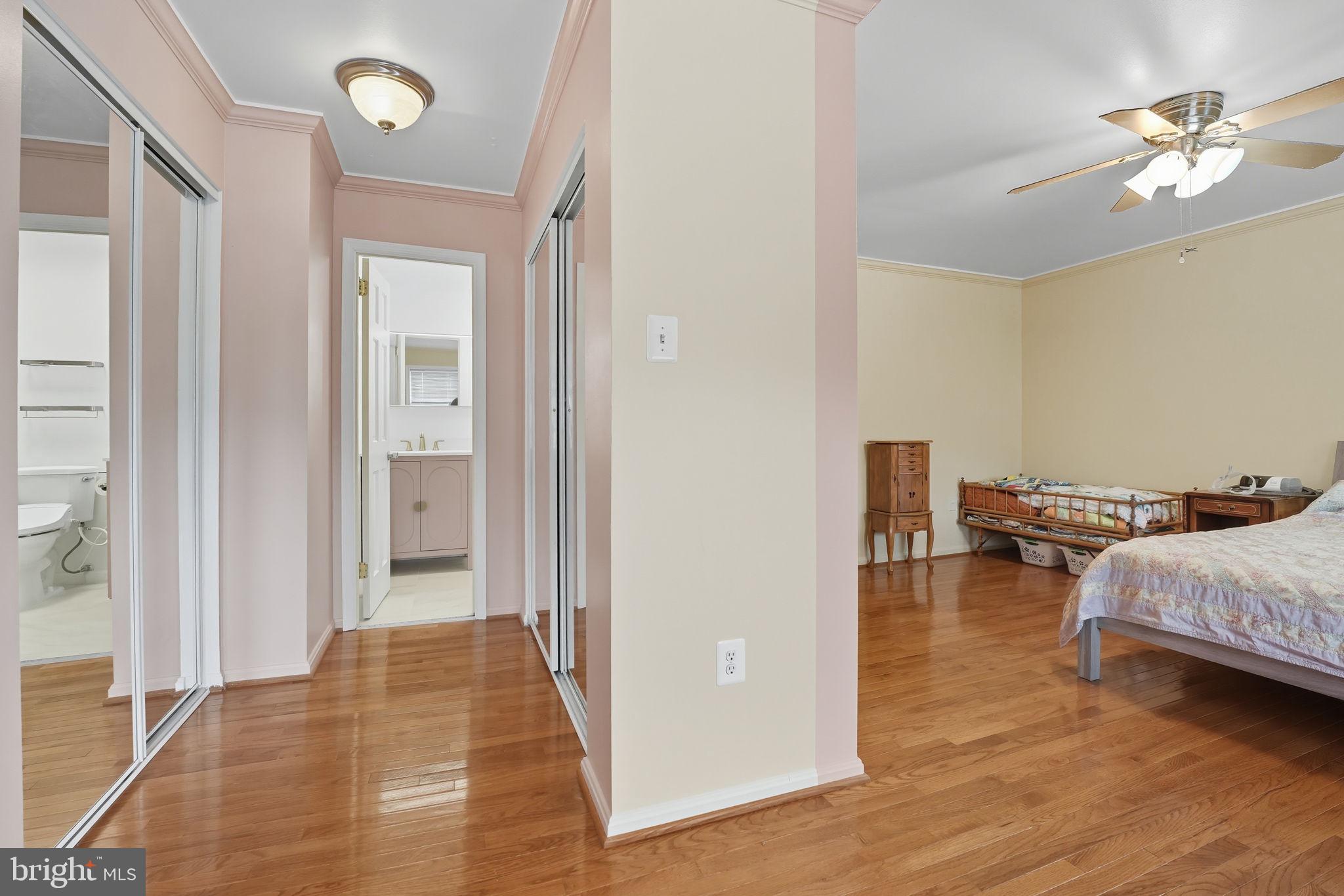 SARATOGA TOWNHOUSES - Residential