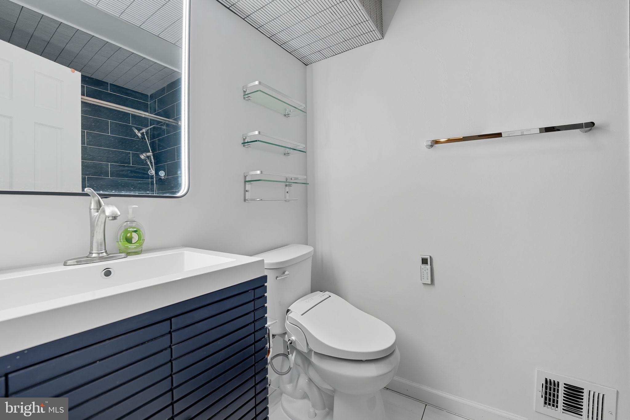 SARATOGA TOWNHOUSES - Residential