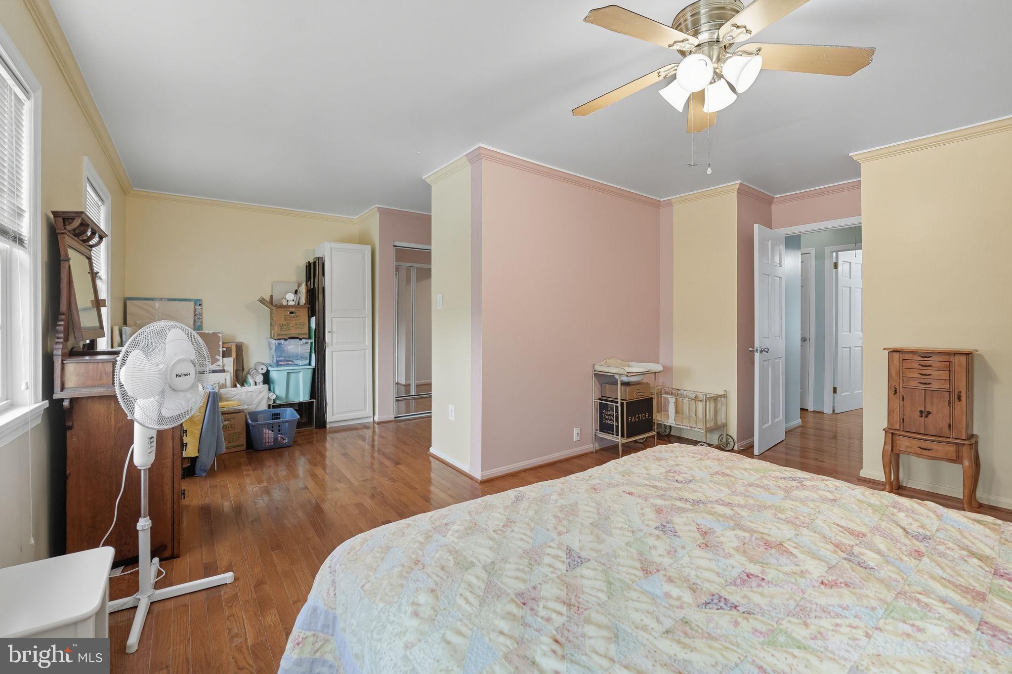 SARATOGA TOWNHOUSES - Residential