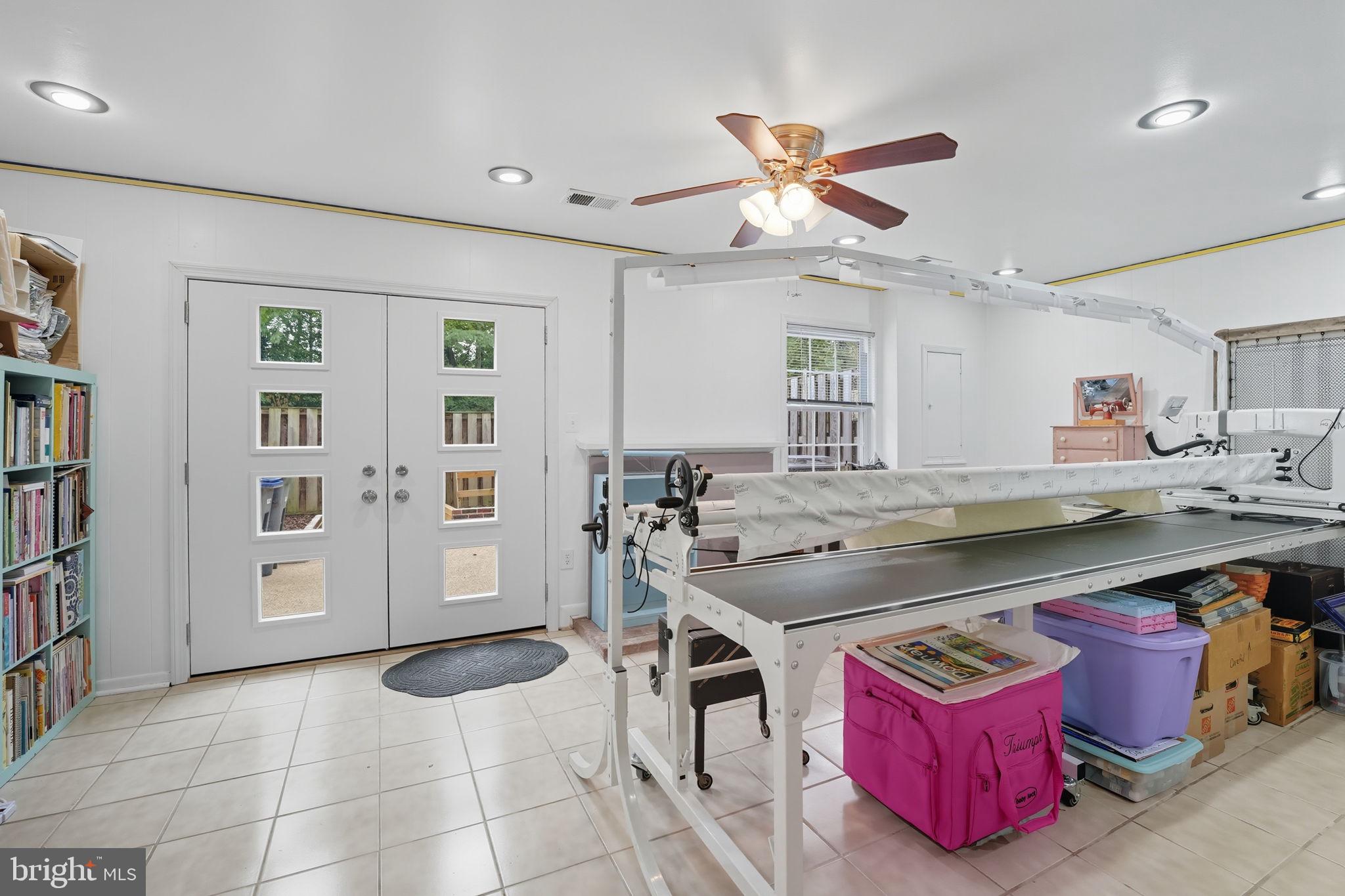 SARATOGA TOWNHOUSES - Residential