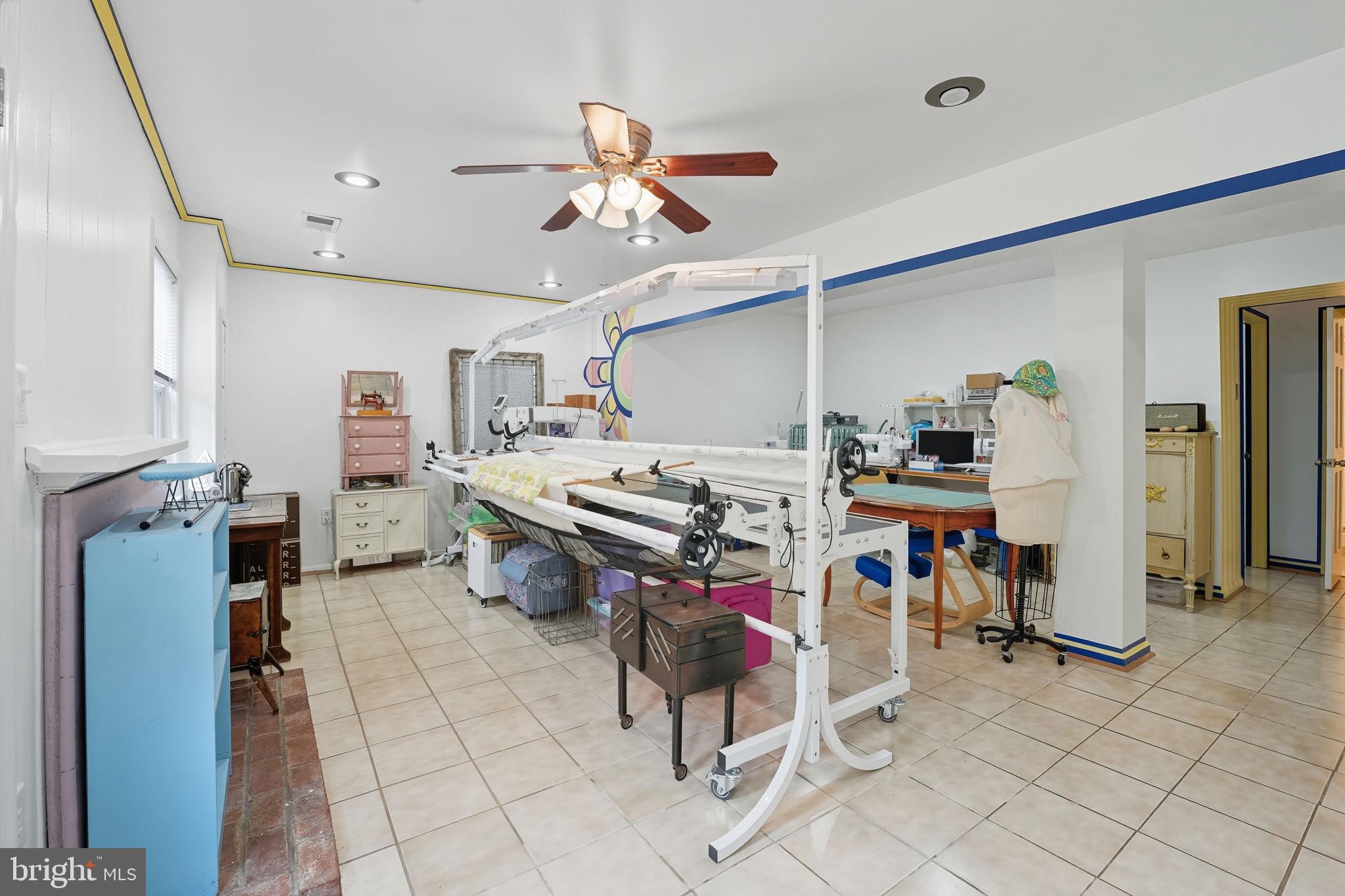 SARATOGA TOWNHOUSES - Residential