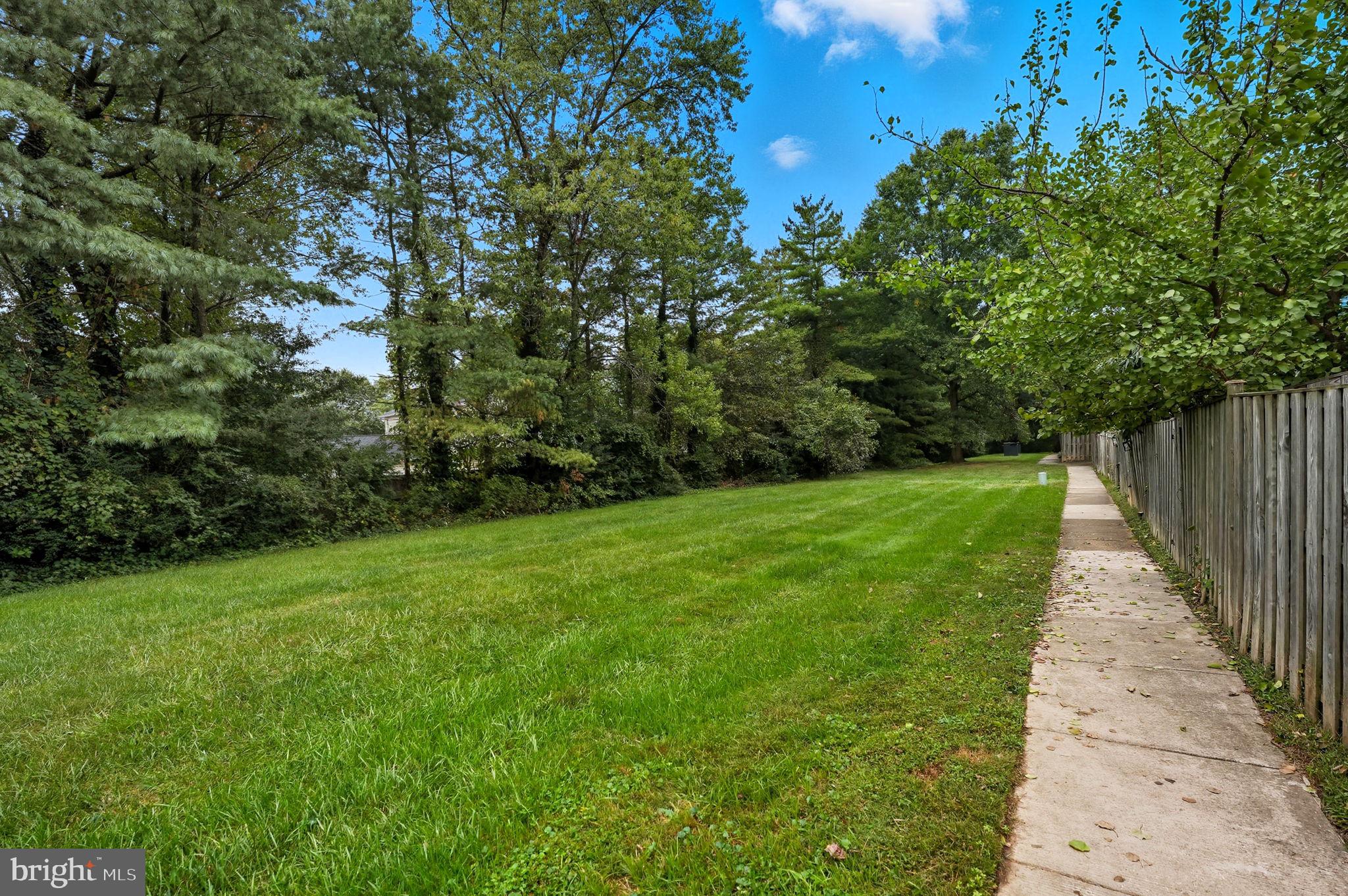 SARATOGA TOWNHOUSES - Residential