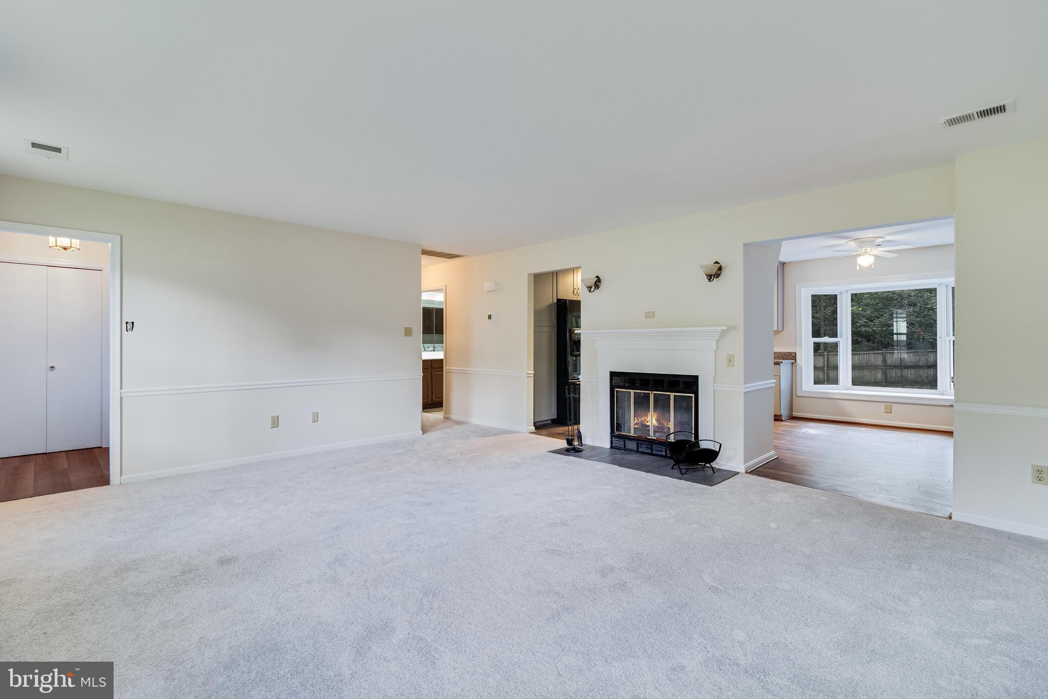 1319 REDWOOD CIRCLE