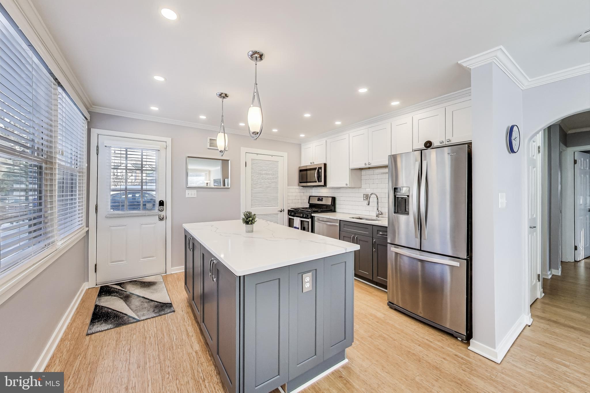 KENSINGTON HEIGHTS - Residential