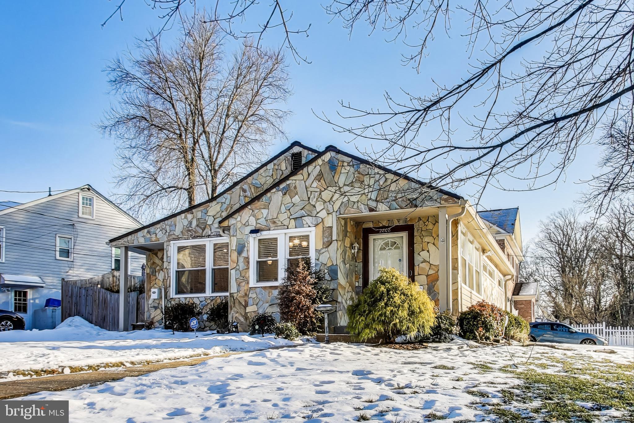 KENSINGTON HEIGHTS - Residential