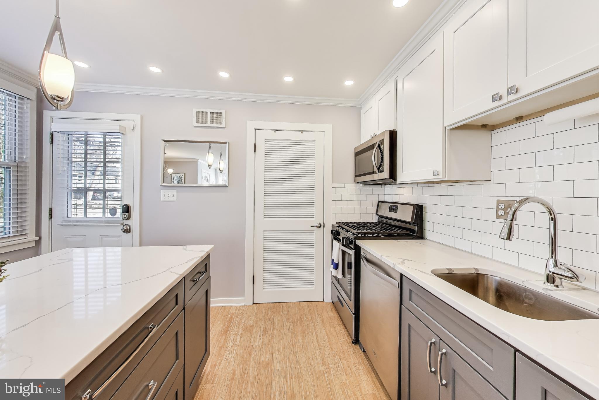 KENSINGTON HEIGHTS - Residential