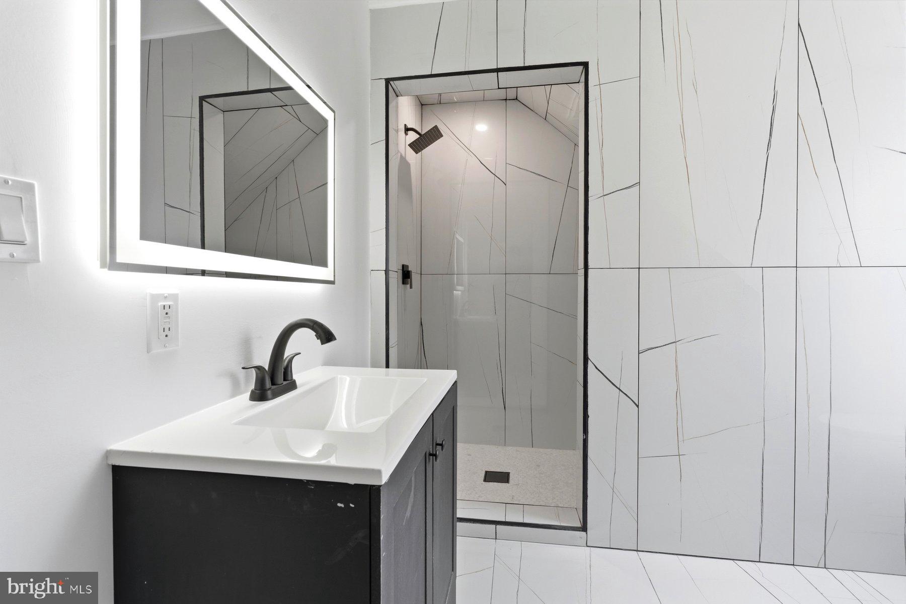 ASHBURTON HISTORIC DISTRICT - Residential