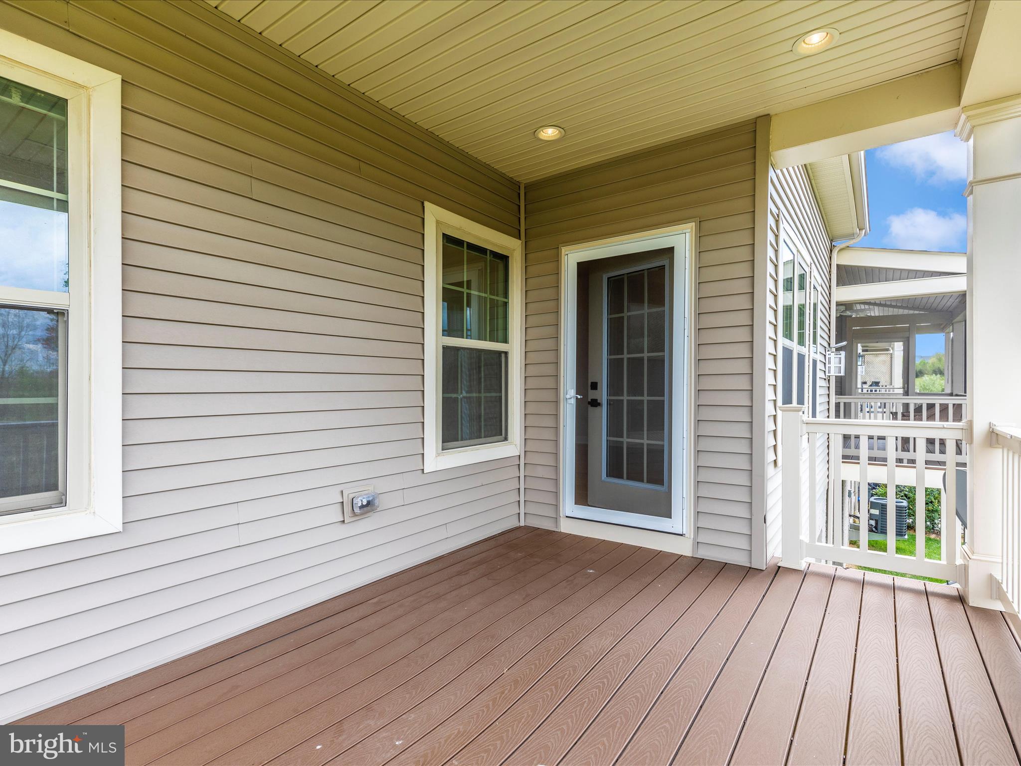 VILLAGES OF URBANA - Residential Lease