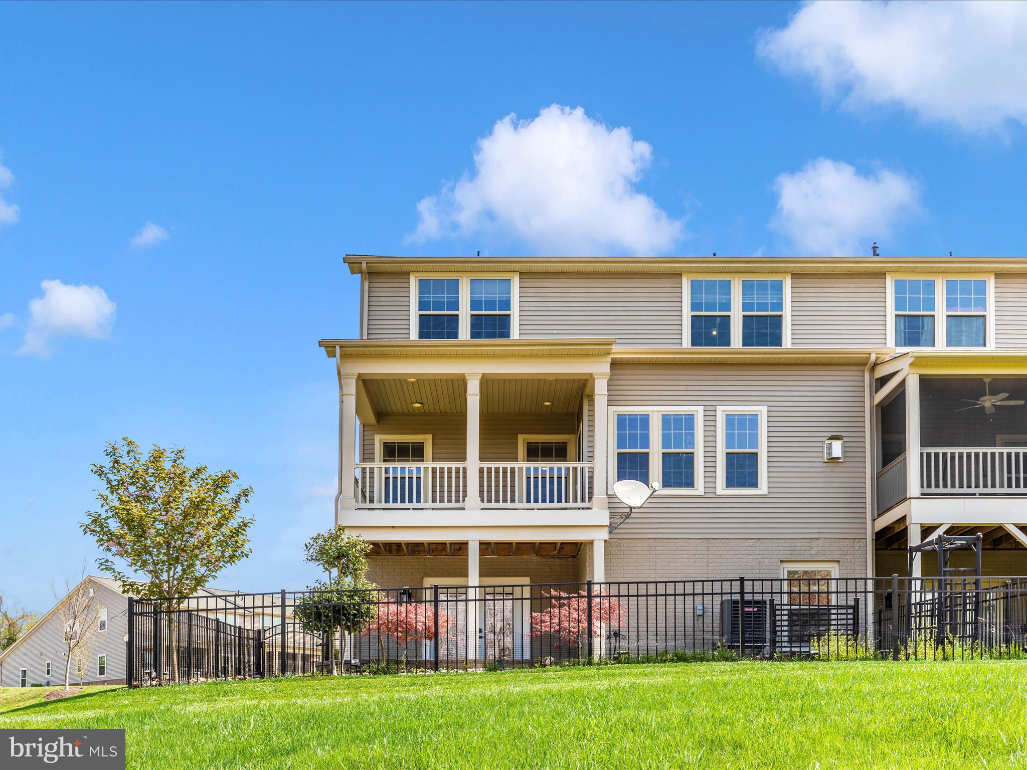 VILLAGES OF URBANA - Residential Lease