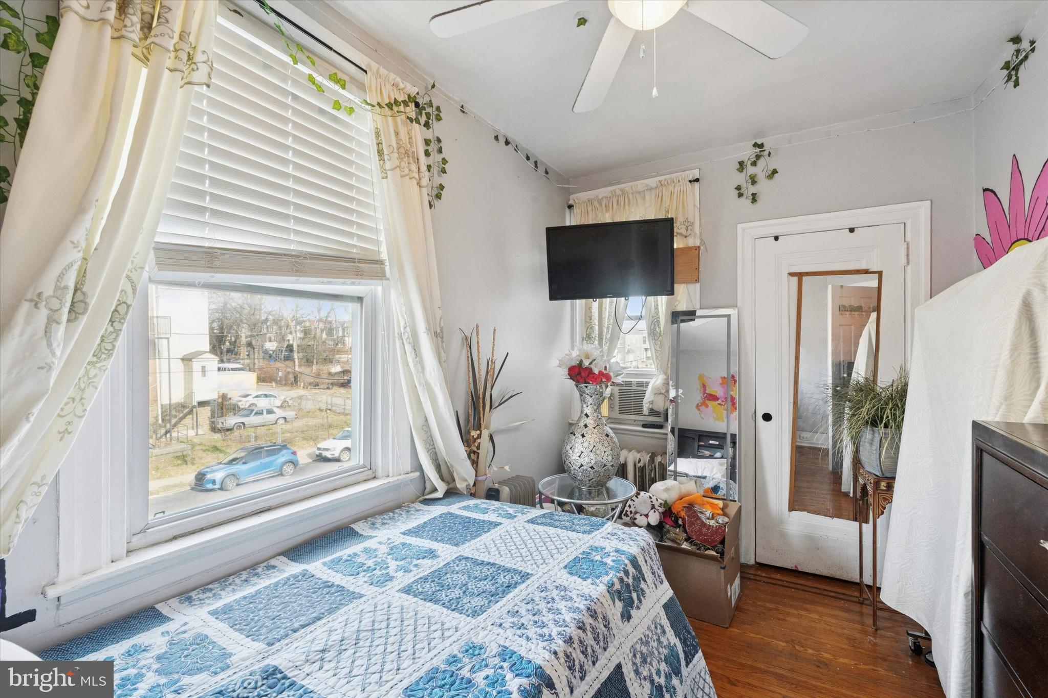 PHILADELPHIA (NORTHWEST) - Residential