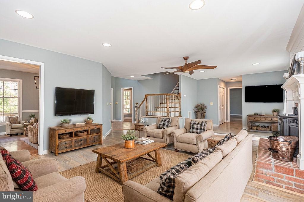 SCOTTS LANDING - Residential