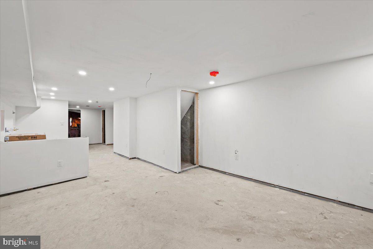 WEST PHILADELPHIA - Residential