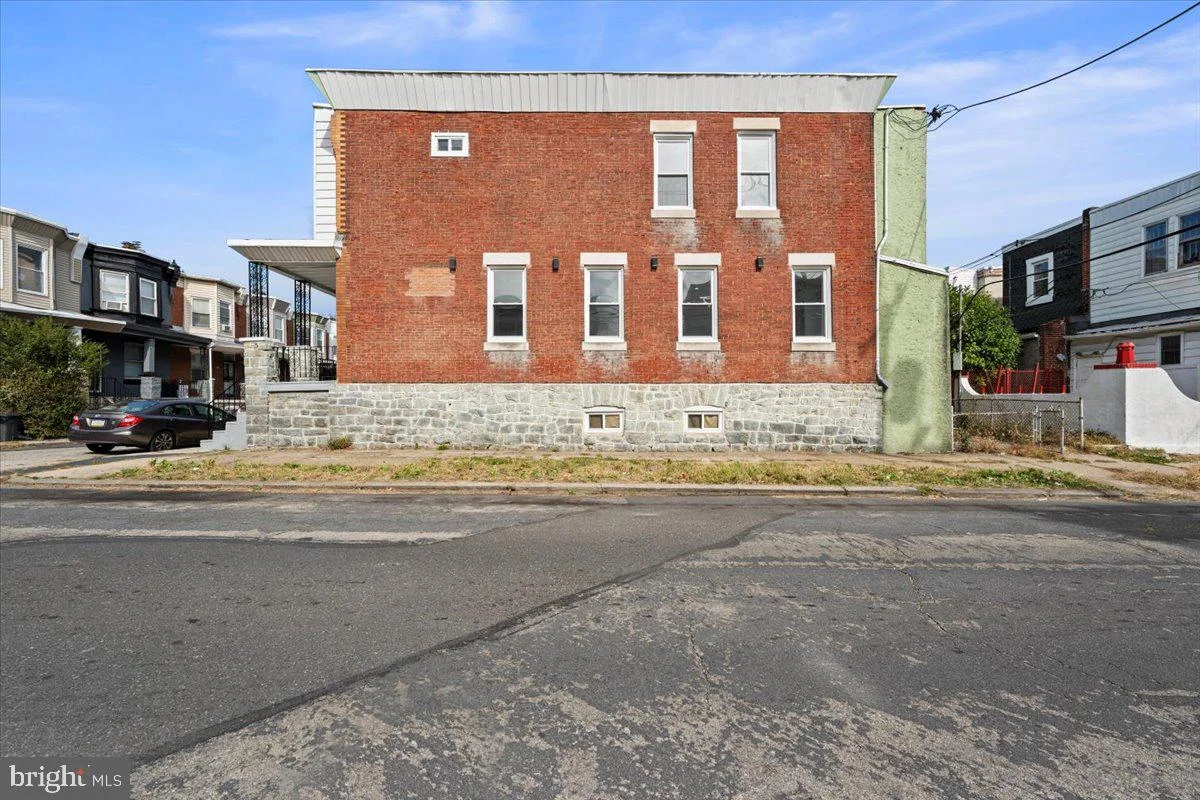121 S Alden Street