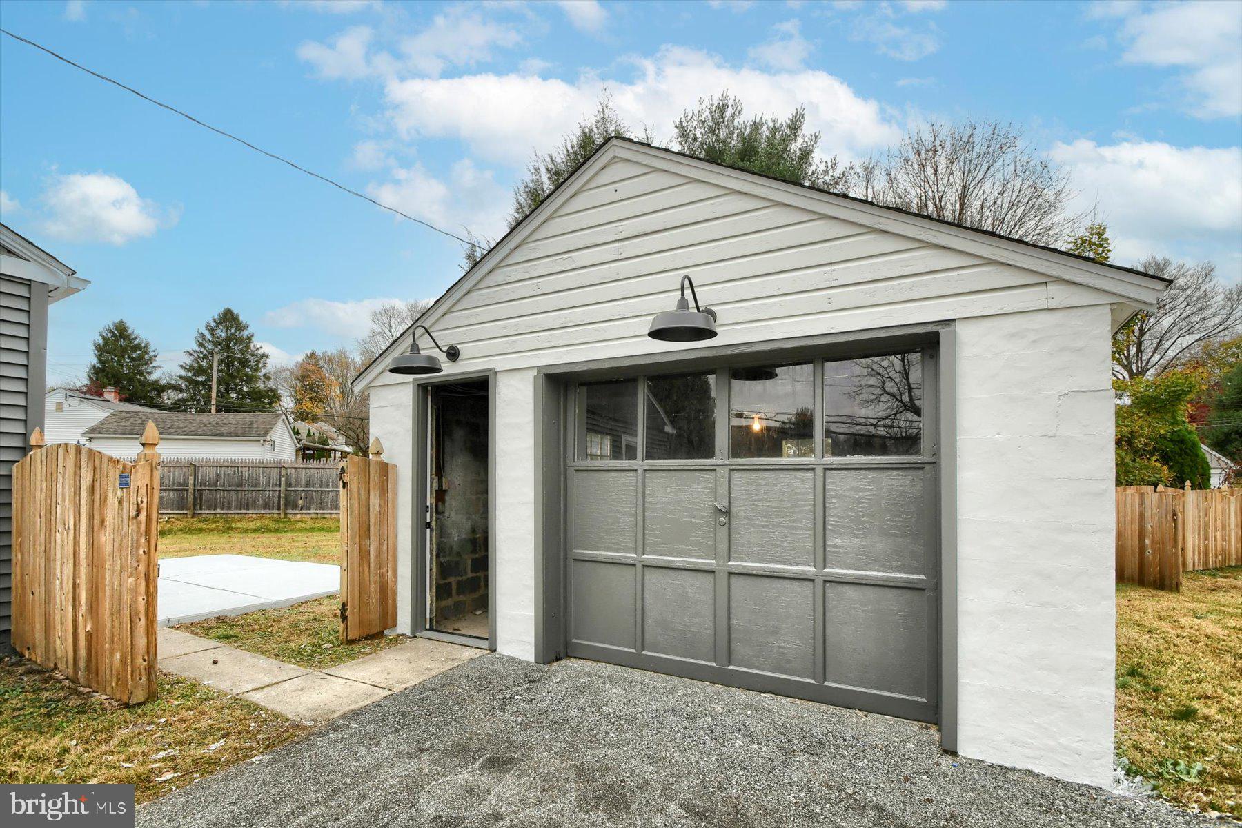 OAK HILL - Residential