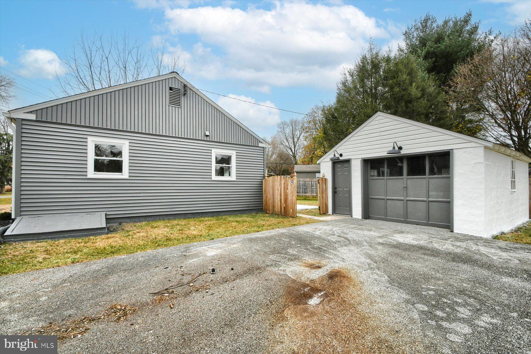 OAK HILL - Residential