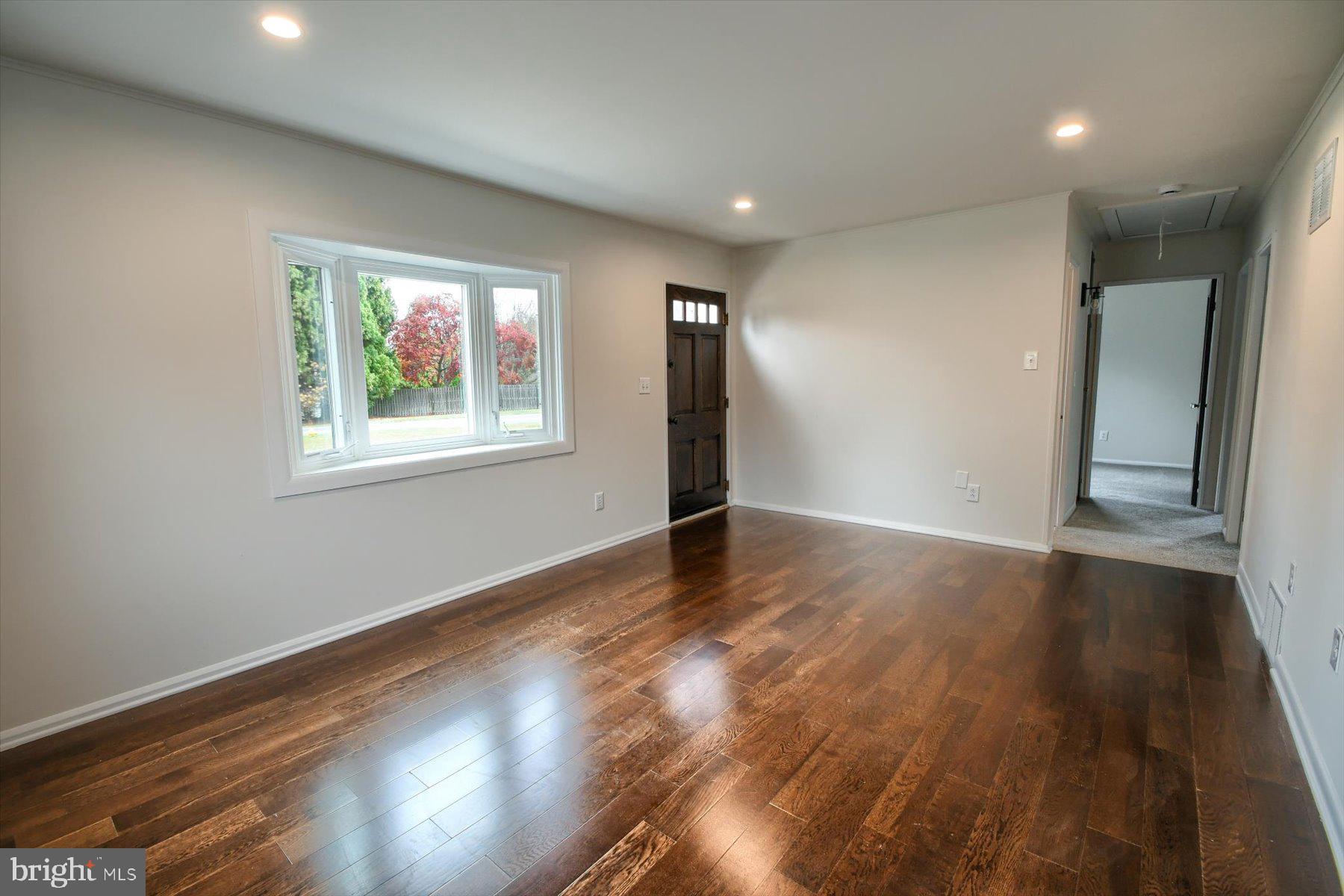 OAK HILL - Residential