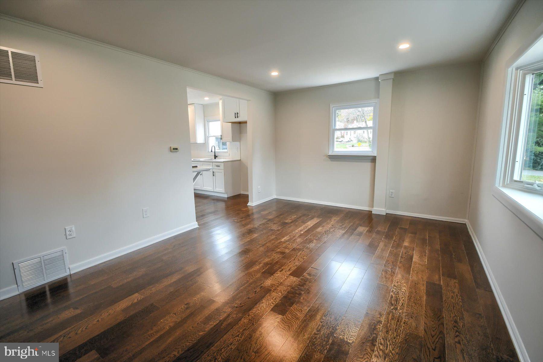 OAK HILL - Residential