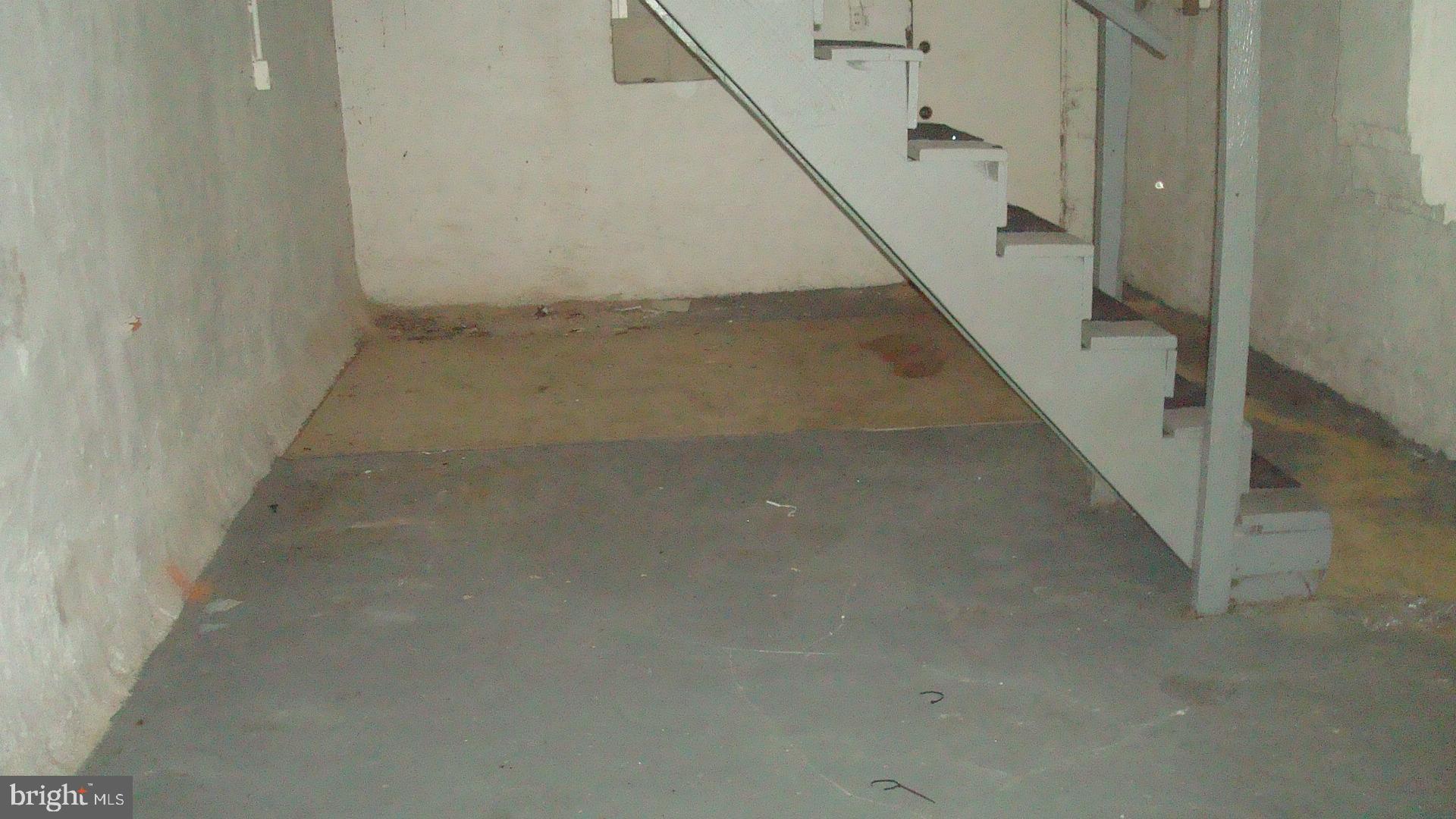 FOUR BY FOUR - Residential