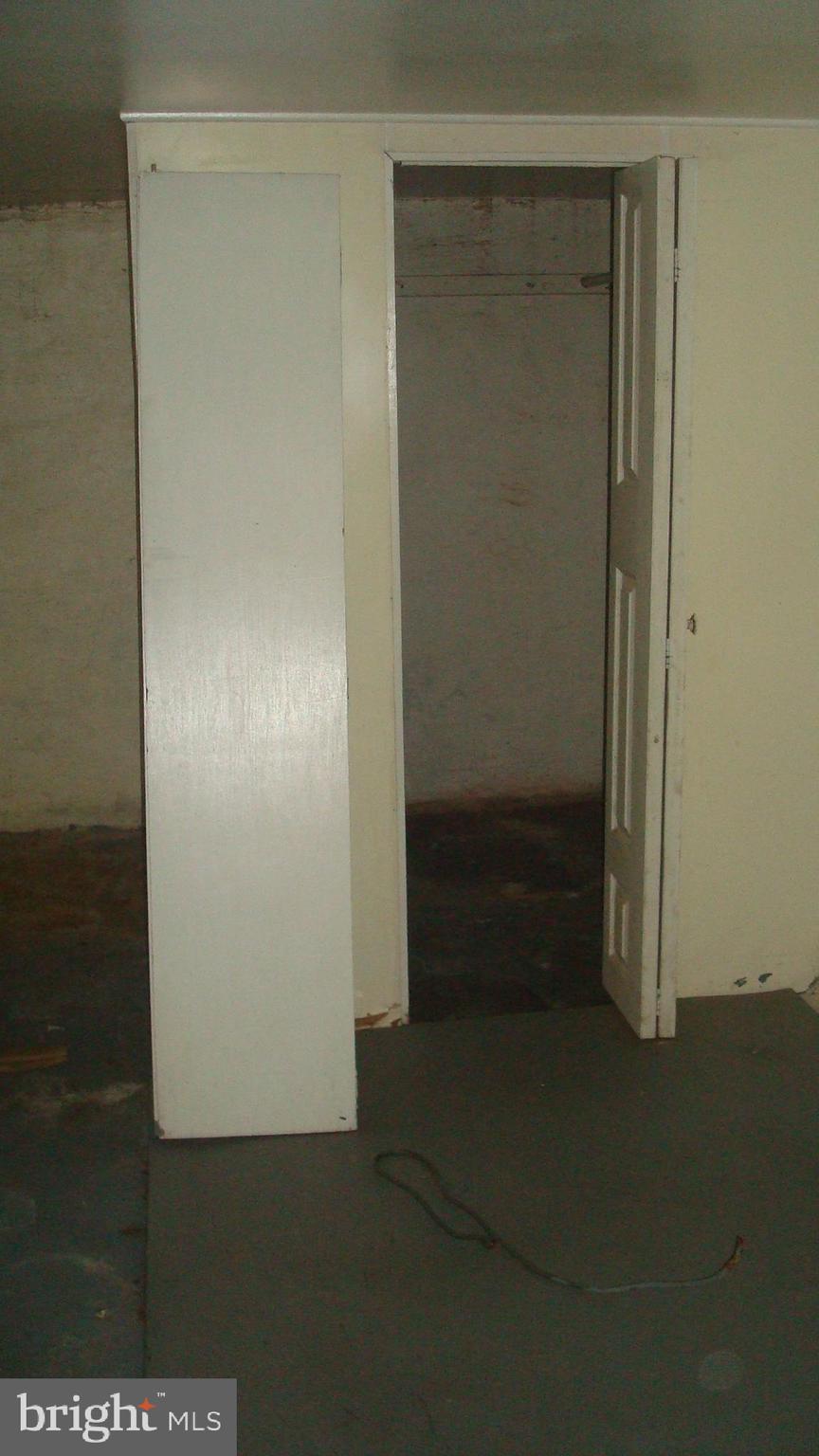 FOUR BY FOUR - Residential