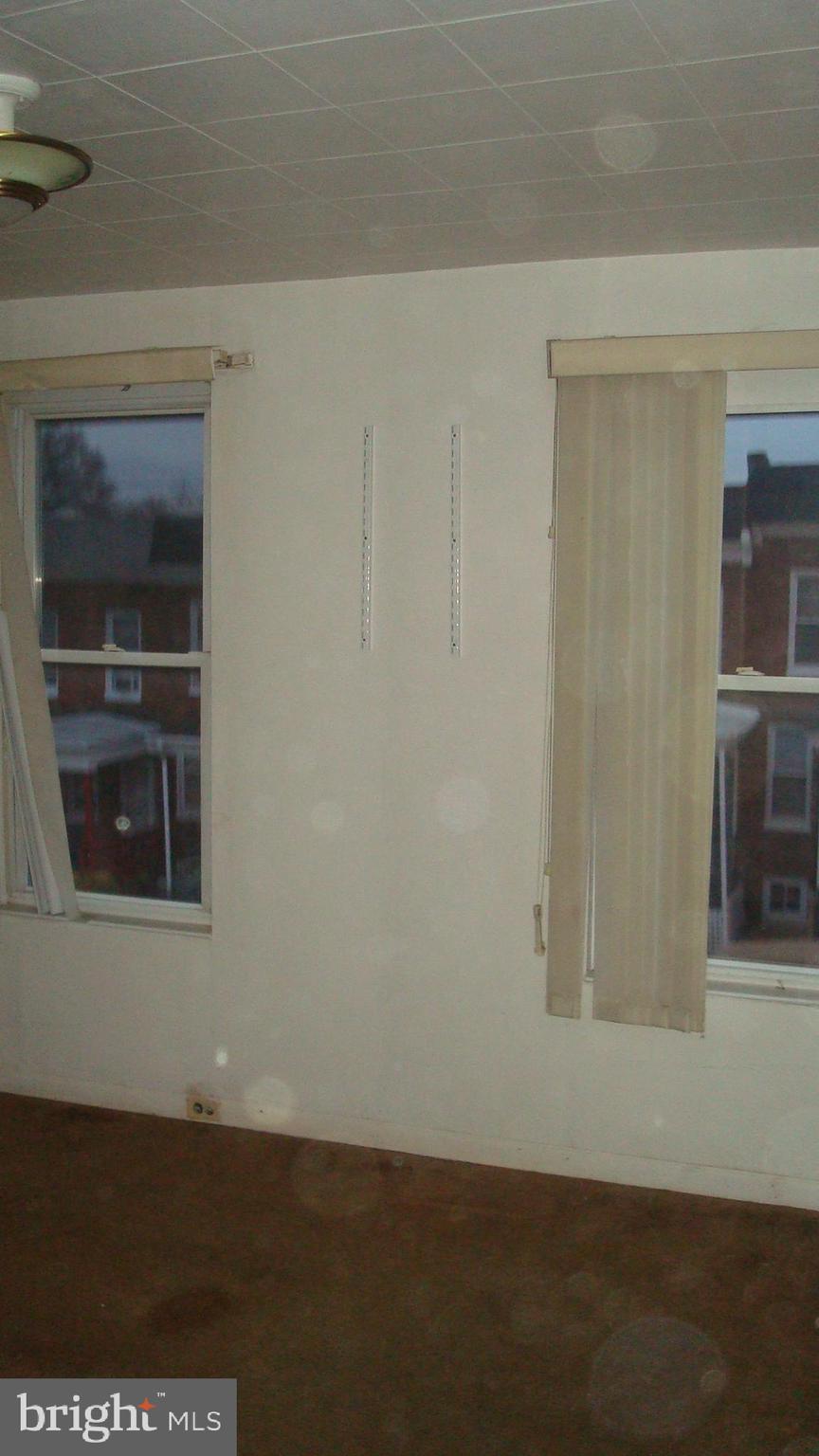 FOUR BY FOUR - Residential