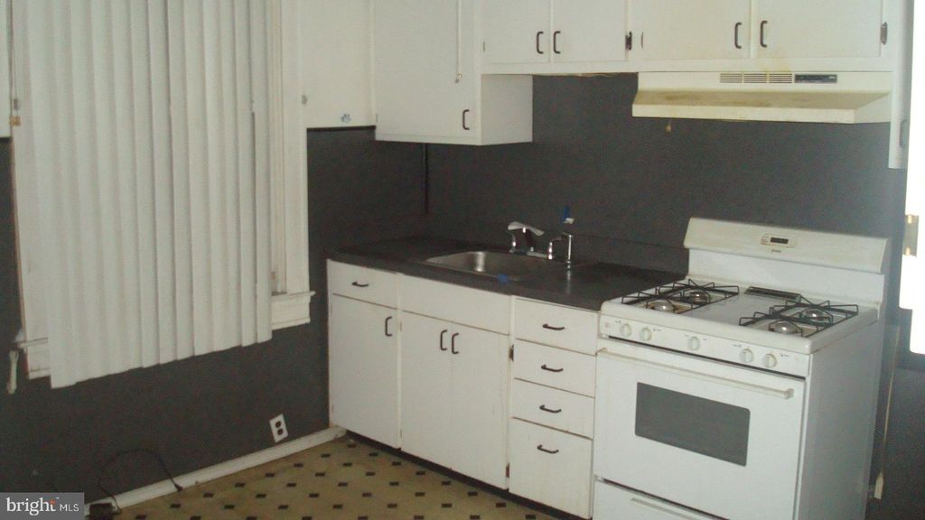 Photo of 3127 Ravenwood Avenue, BALTIMORE, MD 21213 (MLS # MDBA2196302)