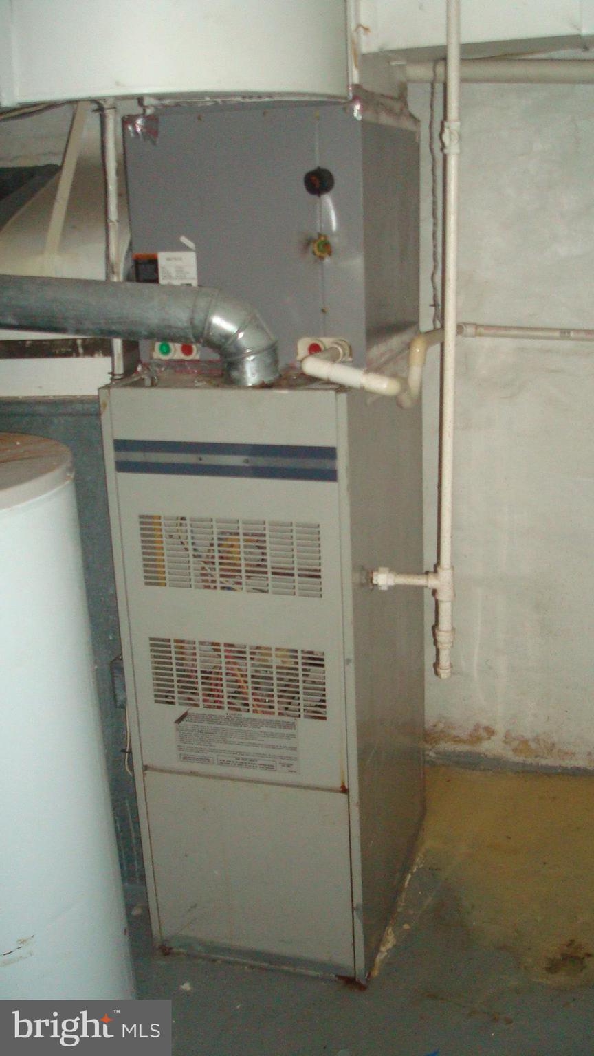 FOUR BY FOUR - Residential