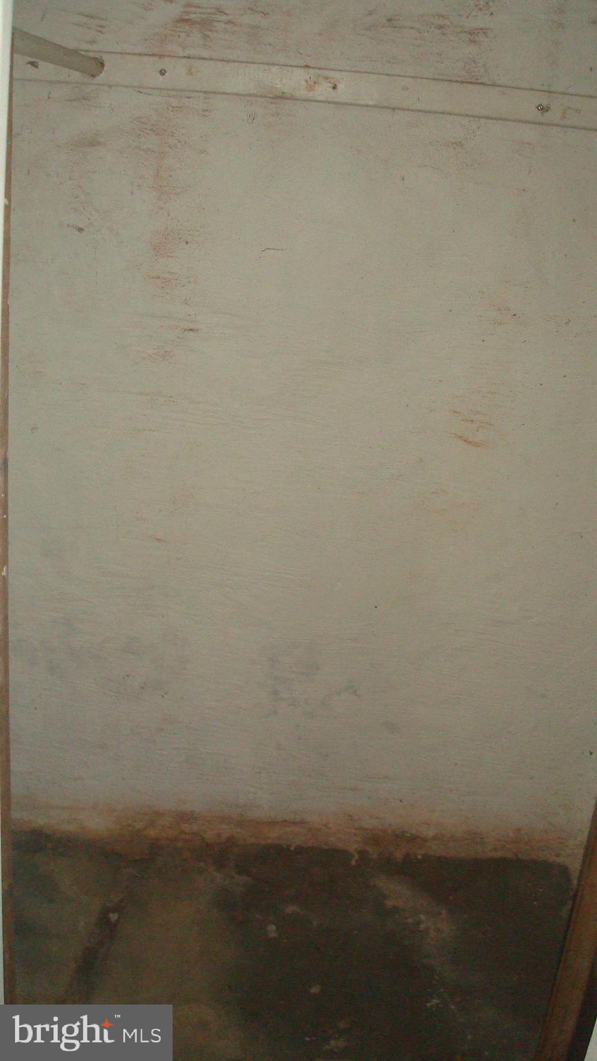 FOUR BY FOUR - Residential