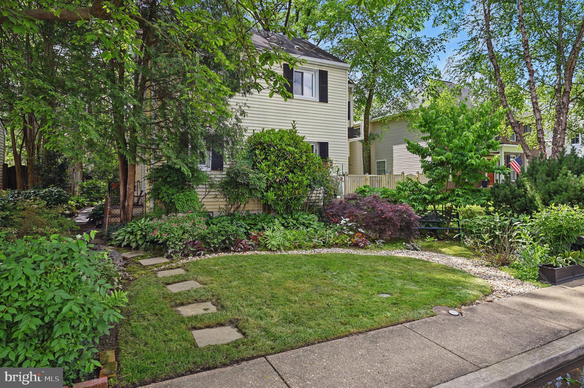 125 W MARSHALL STREET