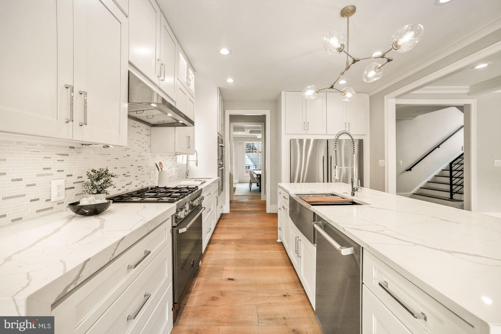 NORTH CLEVELAND PARK - Residential