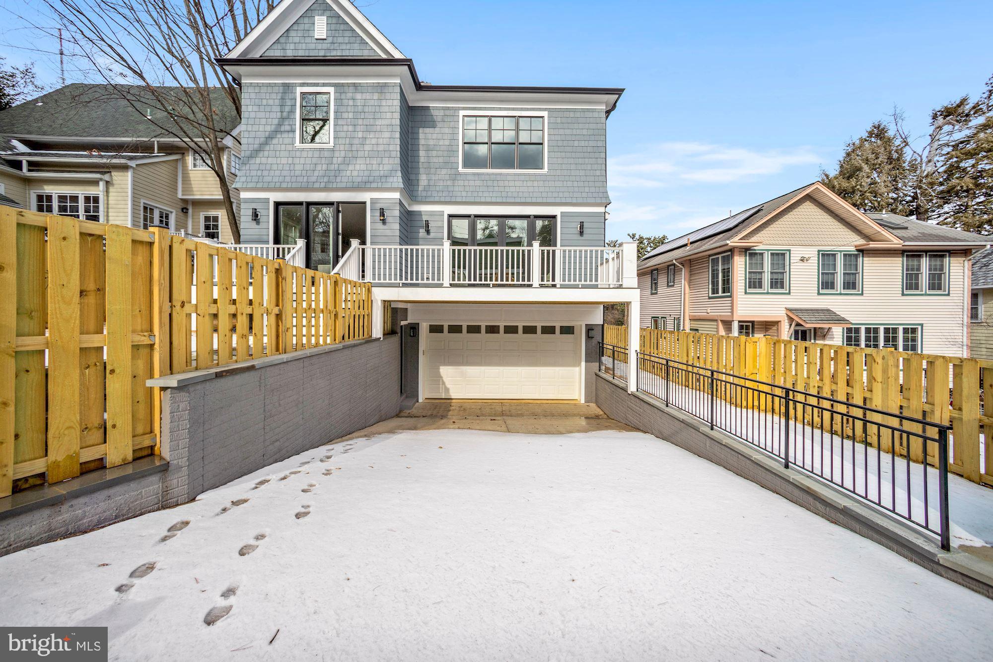 NORTH CLEVELAND PARK - Residential