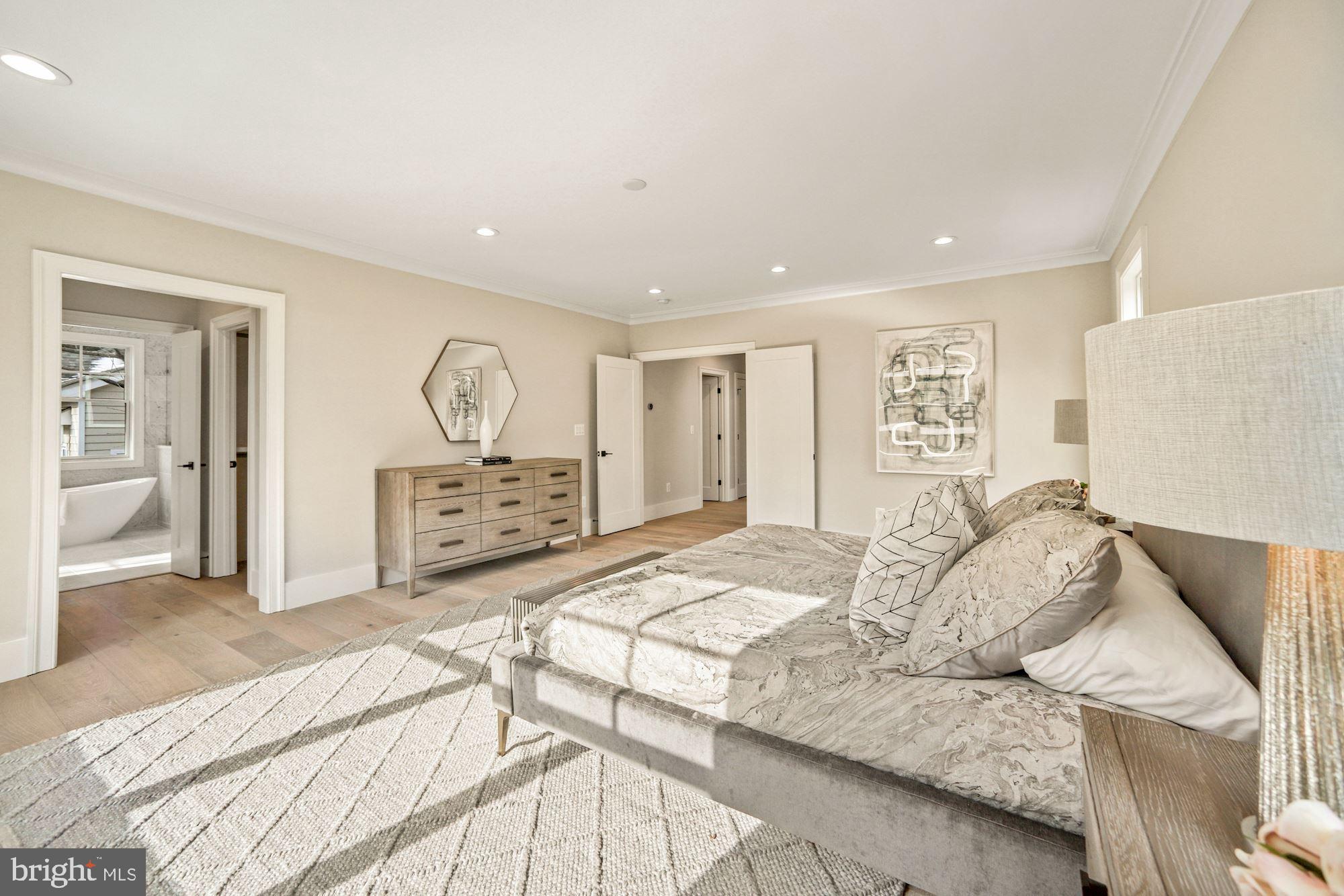 NORTH CLEVELAND PARK - Residential